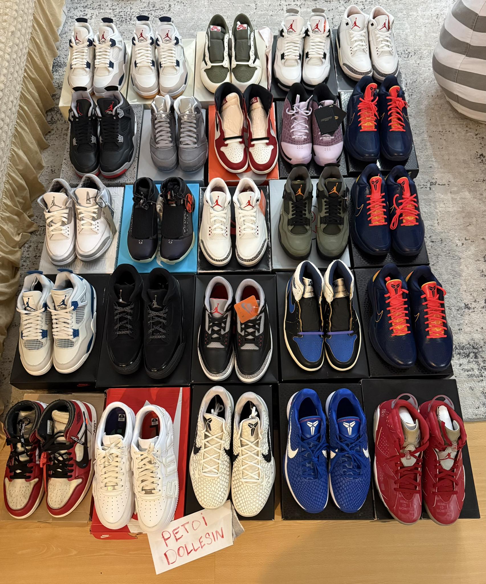 Shoes don't fit anymore and they are the same size! 👟Jordan 1