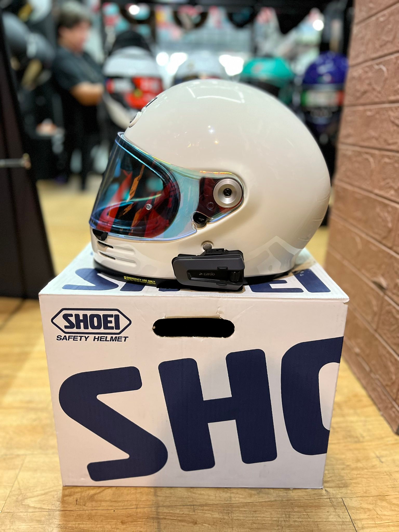 SHOEI GLAMSTER OFF WHITE XL WITH CARDO PACKTALK EDGE 37,000 ONLY