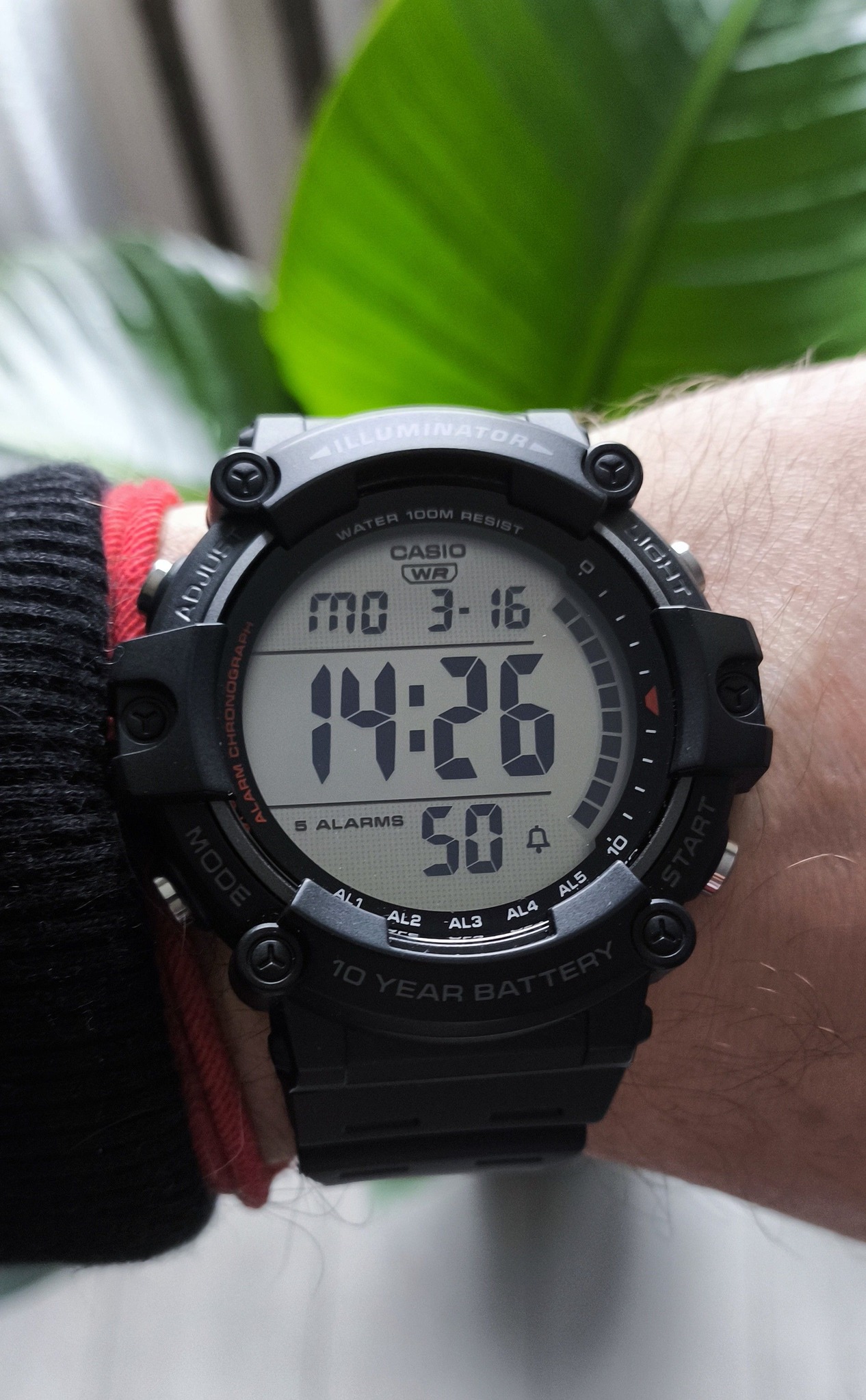Accessorise your look with the A1000MA-7EF The silver stainless