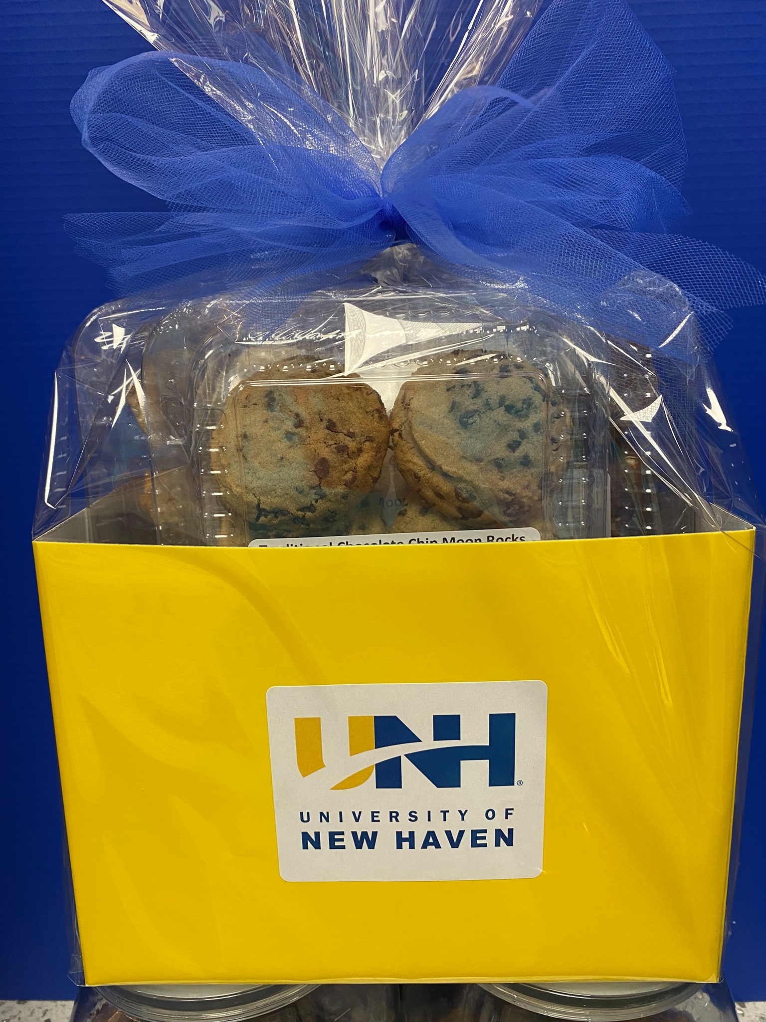 Happy Monday. Many colleges... - Moon Rocks Gourmet Cookies | Facebook
