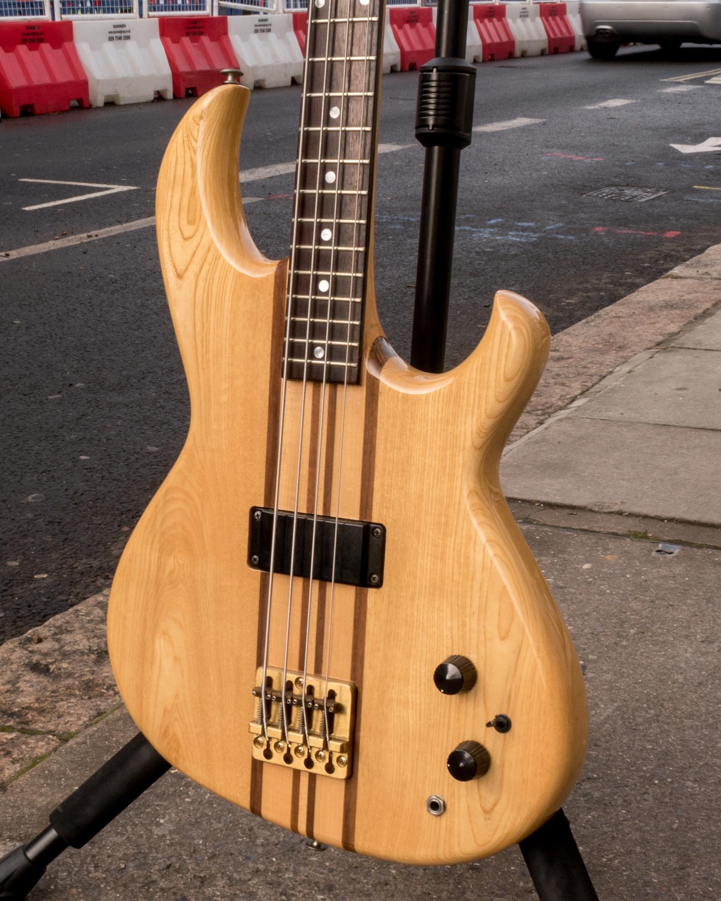 Aria PRO II Diamond Series 4 string bass 🖤🖤🖤 . #ariapro