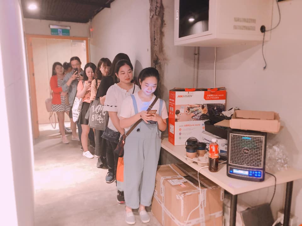 極致錄影團隊－綻影音工作室 - 網路歌手 Rajor見面會 活動紀錄 Wow~看看這些小小迷妹悶 讓小編也回憶起以前也是這樣的追星呀💦💦 ...