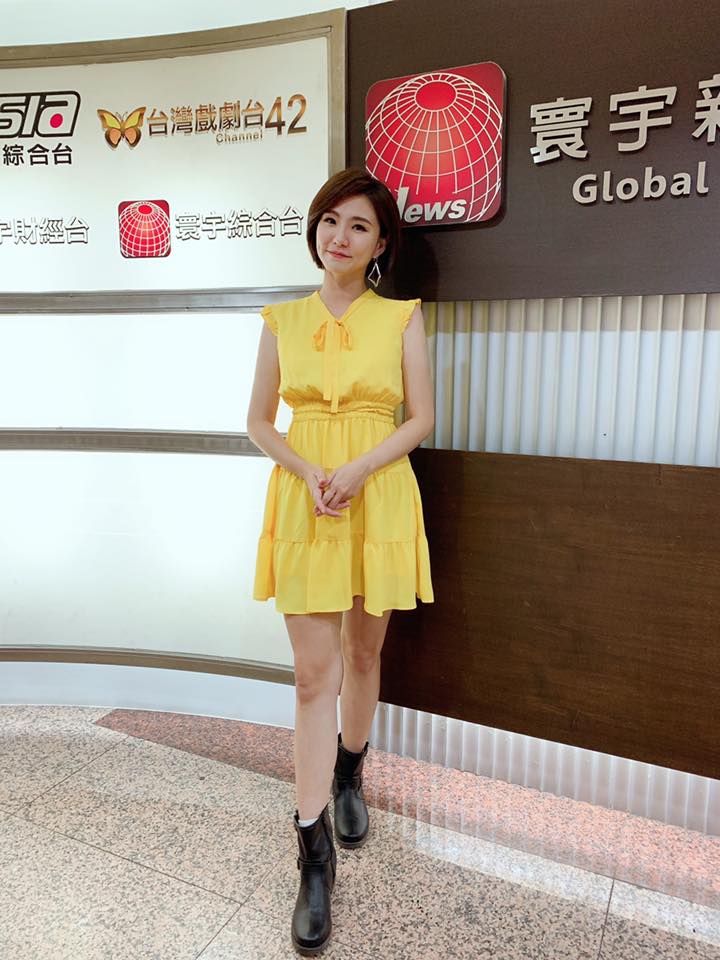 Fay主播 王鈺婷 - 很久沒分享全身照 只好把之前庫存拿來用一下 Hello,I am banana Fay~... | Facebook