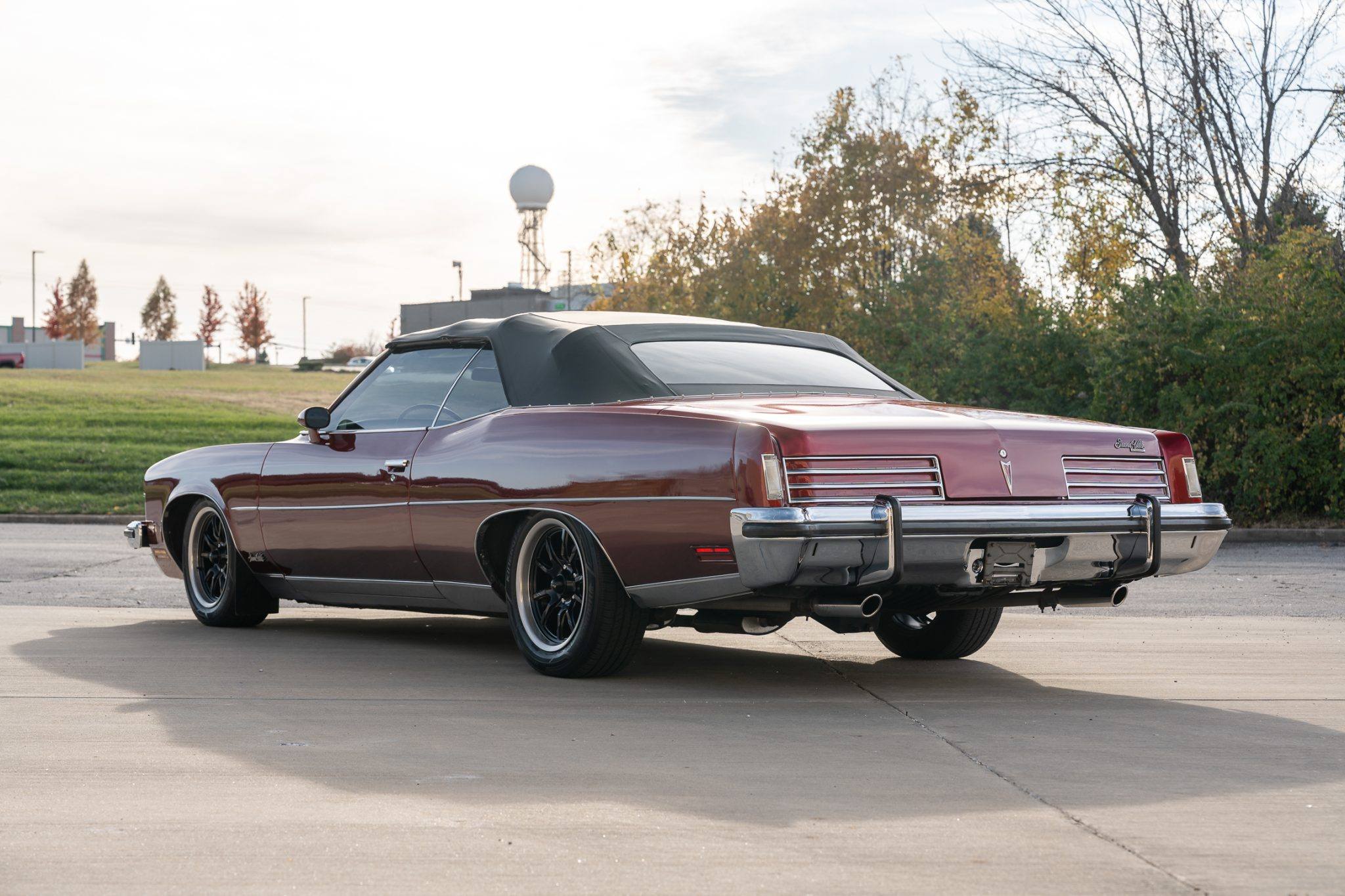 1973 Pontiac Grand Ville Convertible. 242363 日孩 401431 F HauTY 1