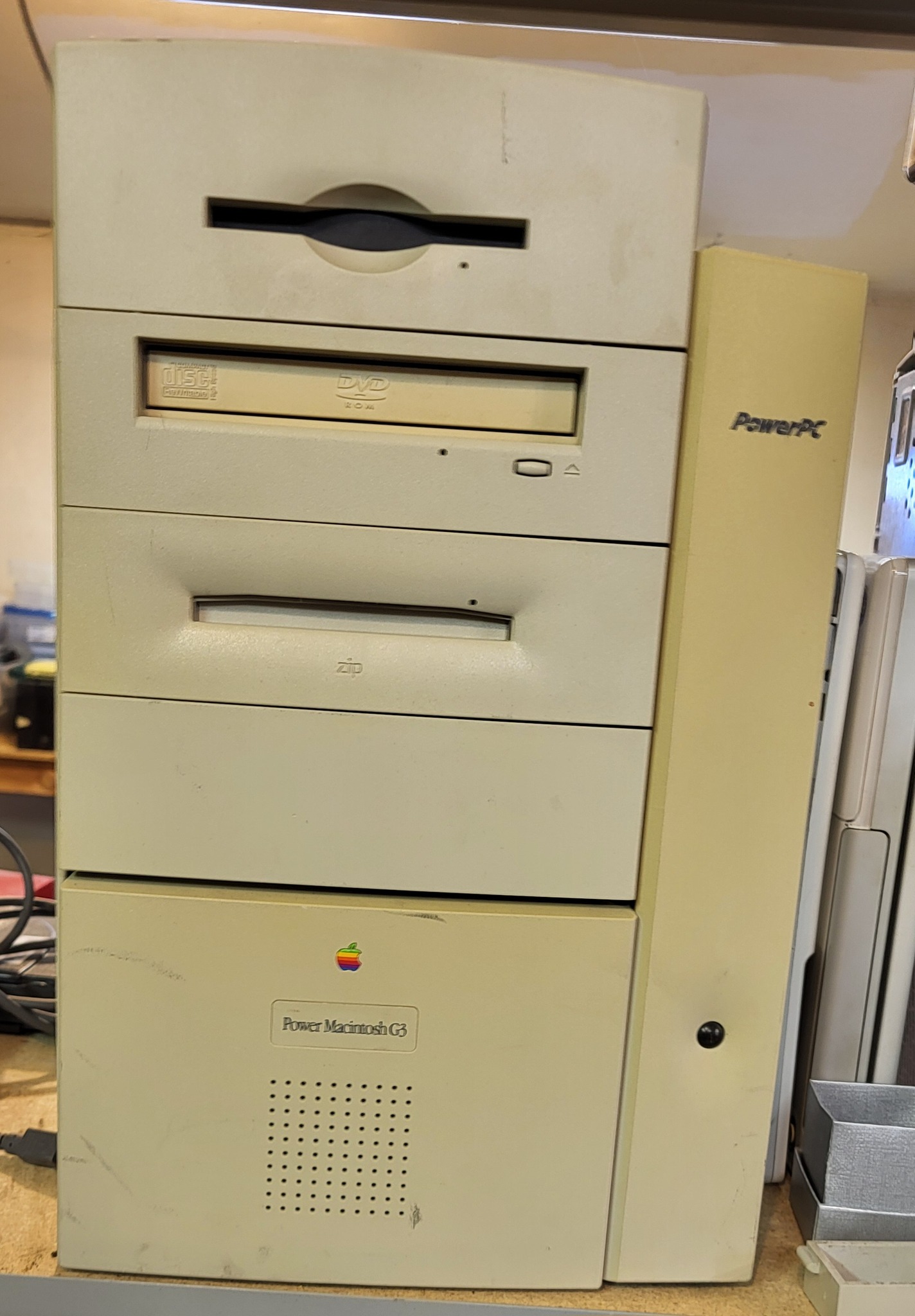 Power Macintosh G3 tower for sale with CD and ZIP drive