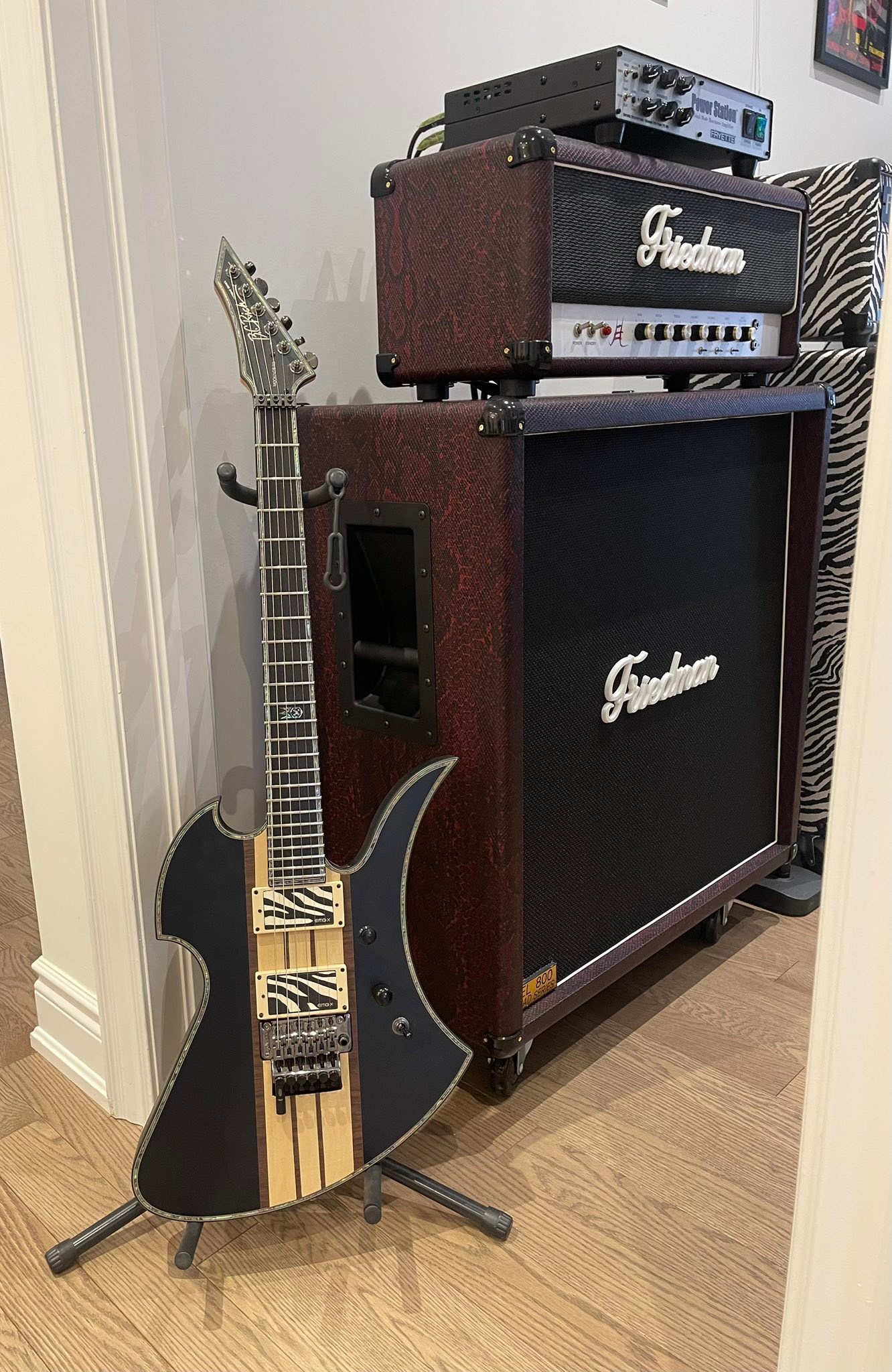 Friedman BE412 cabinet review with DSL40C amp