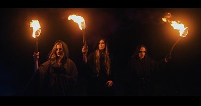 Kin - Performance Artist