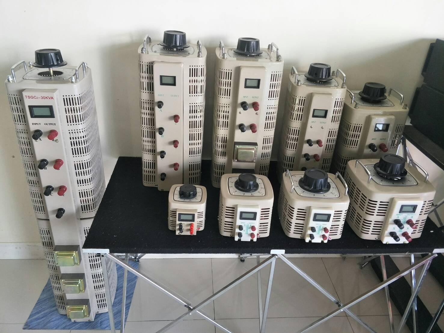 หม้อแปลงปรับค่าแรงดันไฟฟ้า VARIAC หรือ หม้อแปลงสไลด์ (Slide Up) หรือ ...