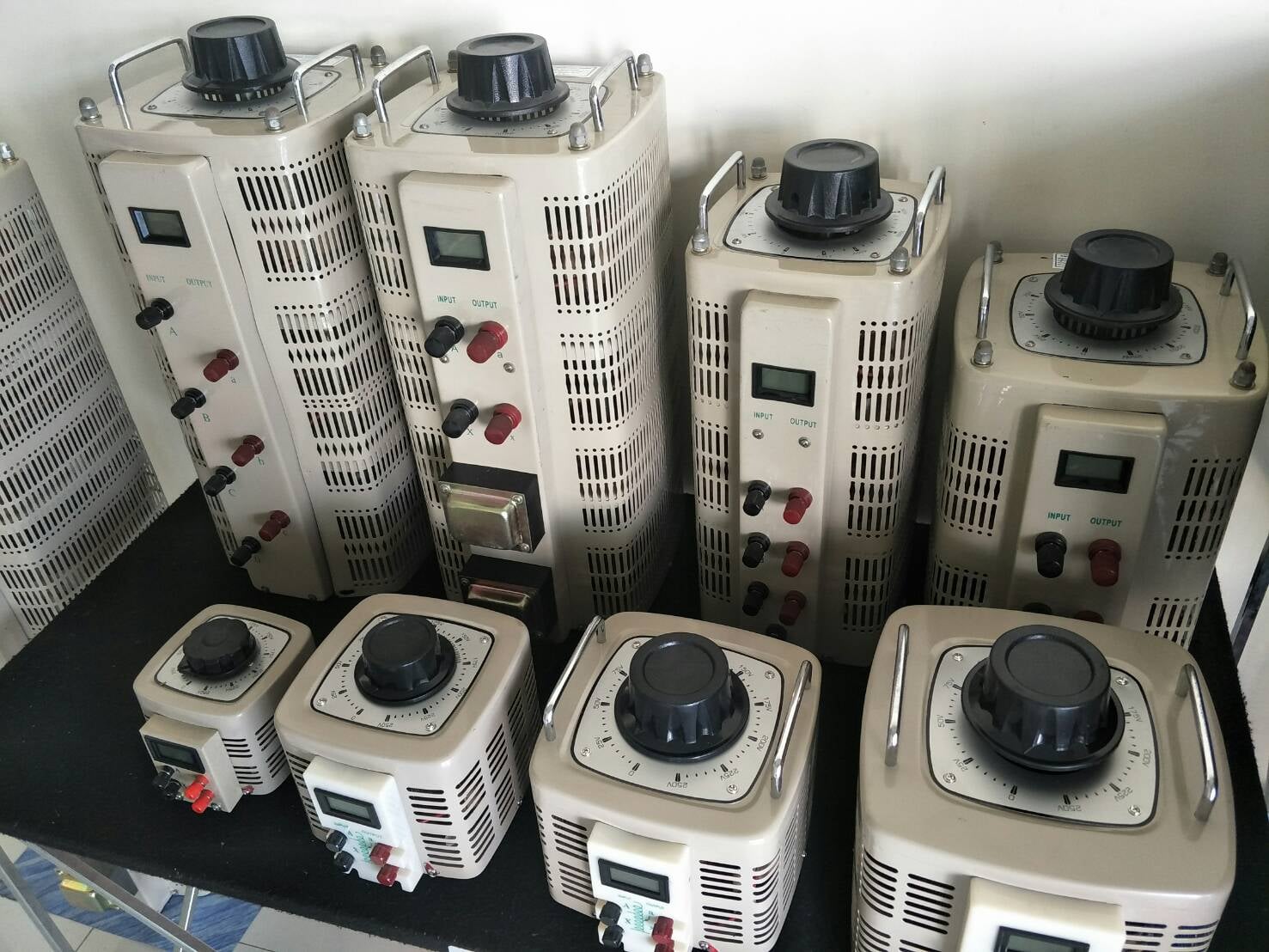 หม้อแปลงปรับค่าแรงดันไฟฟ้า VARIAC หรือ หม้อแปลงสไลด์ (Slide Up) หรือ ...