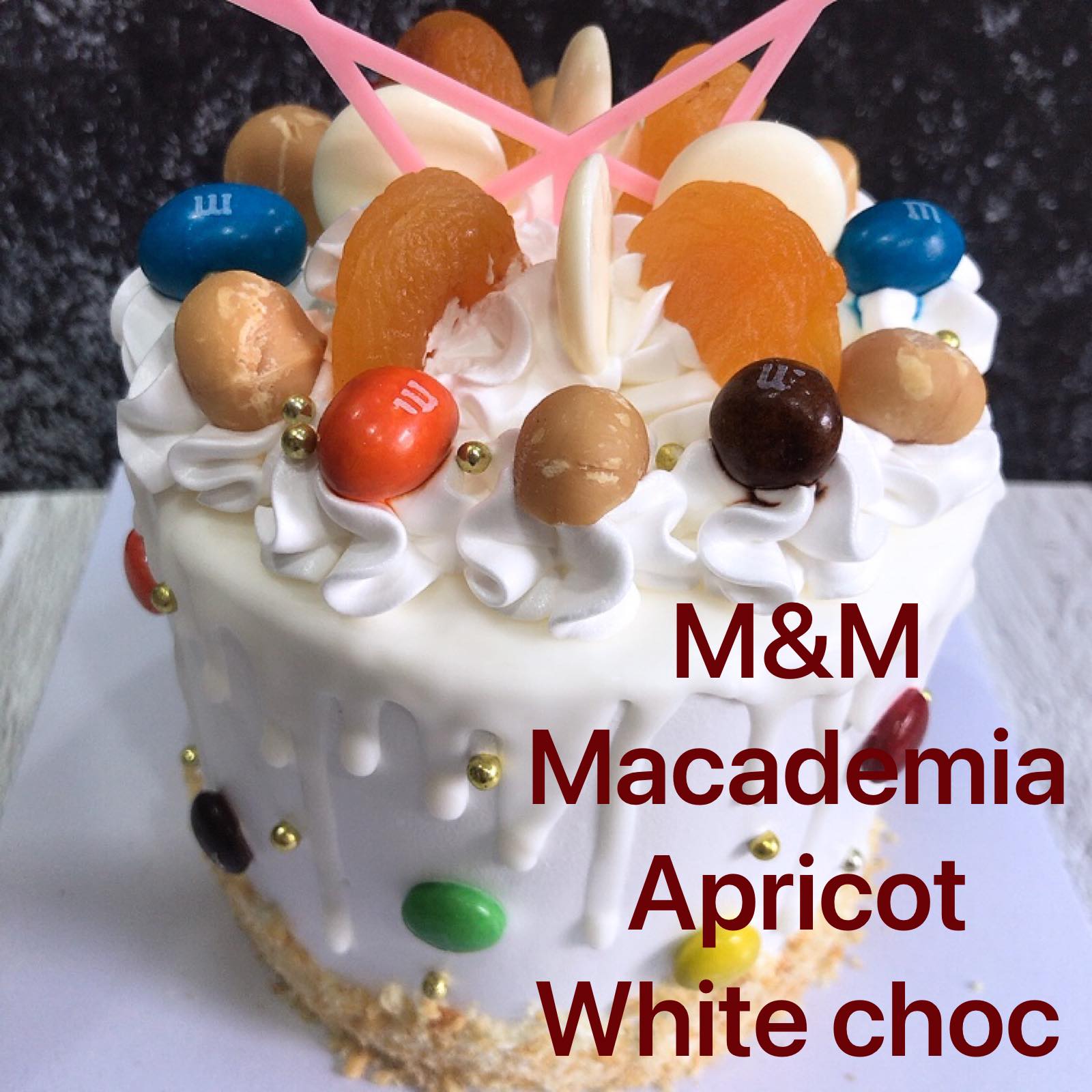 Neocake - เค้กvanilla white choc with m&m...
