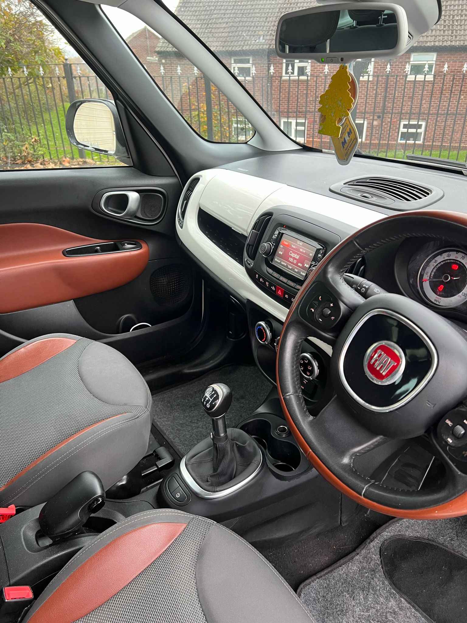 FIAT 500L Car Floor Mats 4-Piece Set (2013+) - Red Trim Edge, Includes 4 Clips, UK Made