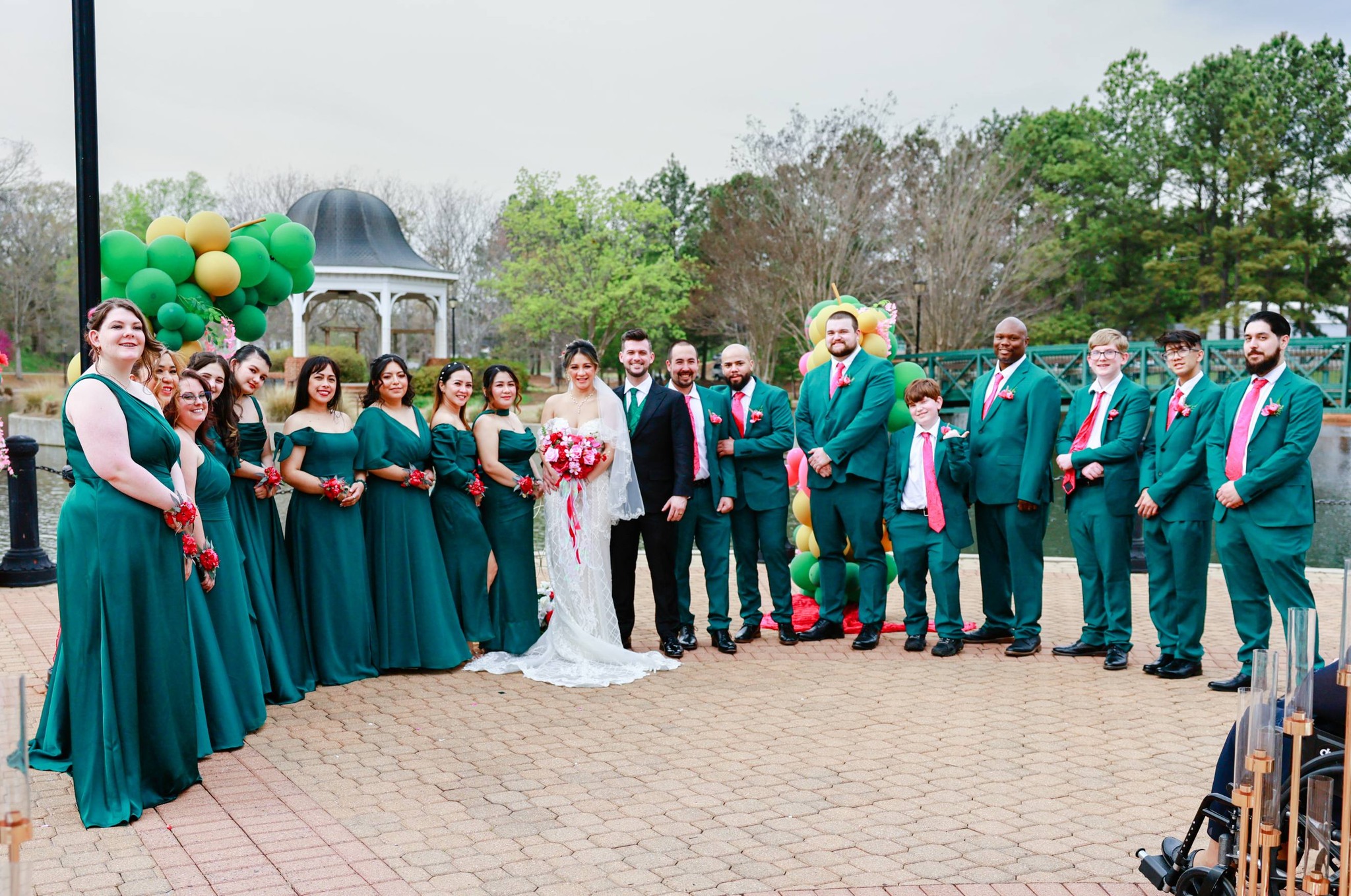 bridesmaid dresses spartanburg sc Wedding planning on a budget in Spartanburg, Den golvlånga siluetten gör