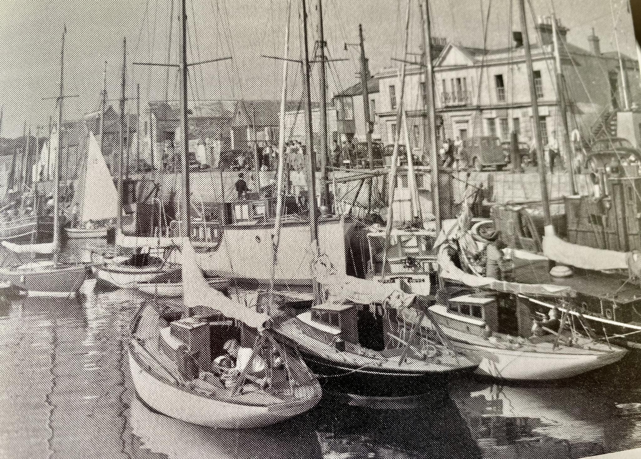 Old Howth Photos | The Howth regatta, outside the old Howth yacht club ...