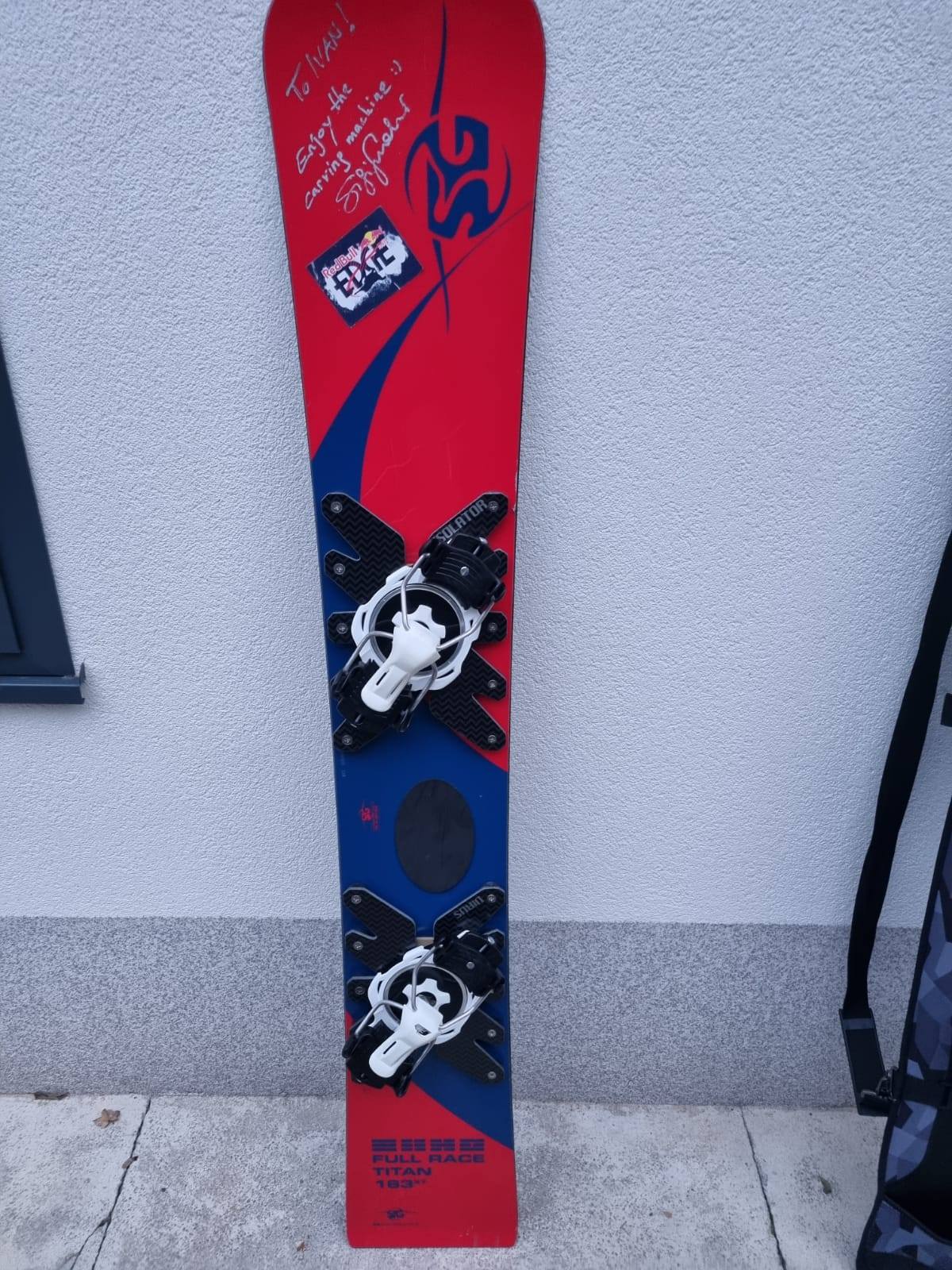 Selling 3 pieces of Apex snowboards with a length of 160cm. These 