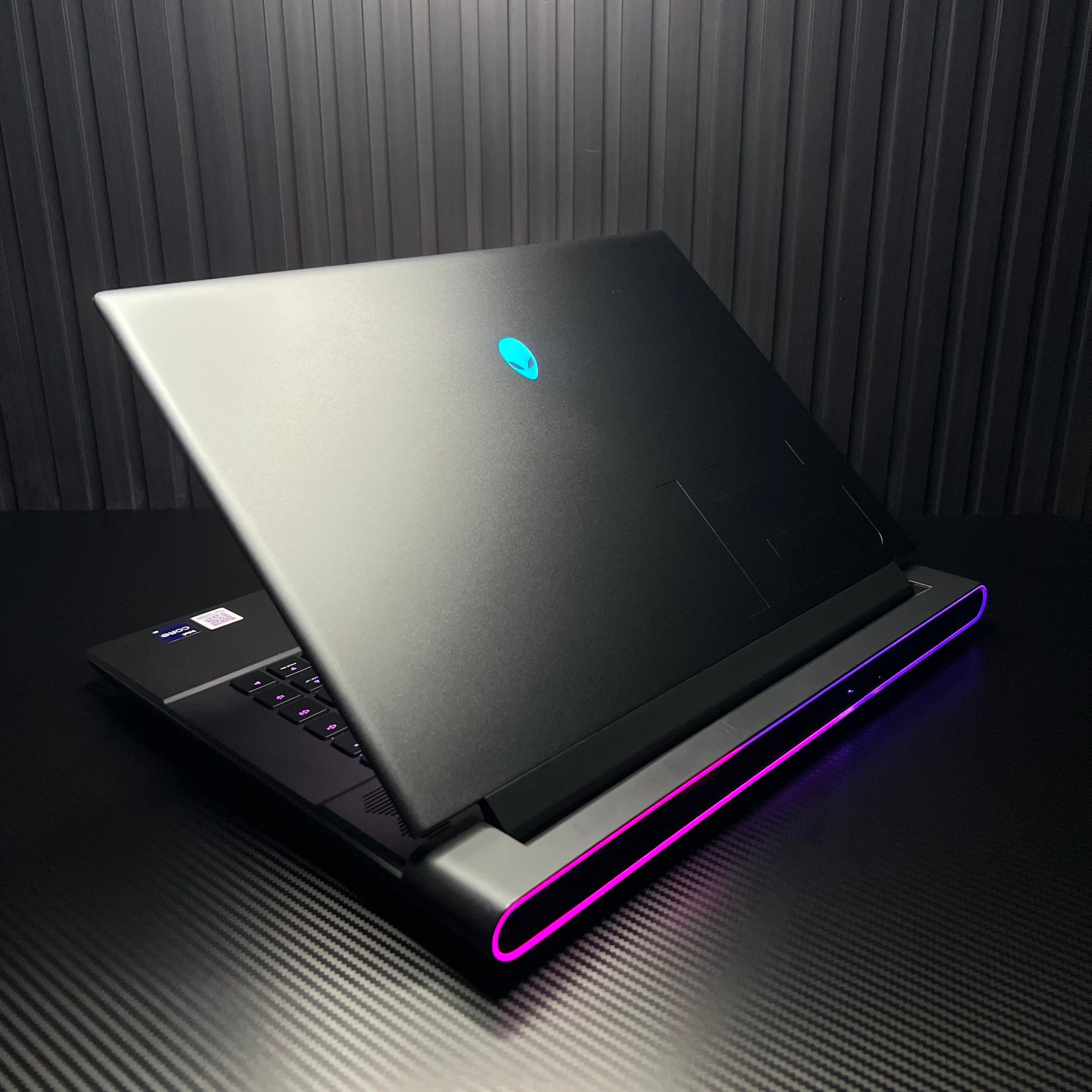 Alienware M16 R1 2023 ?