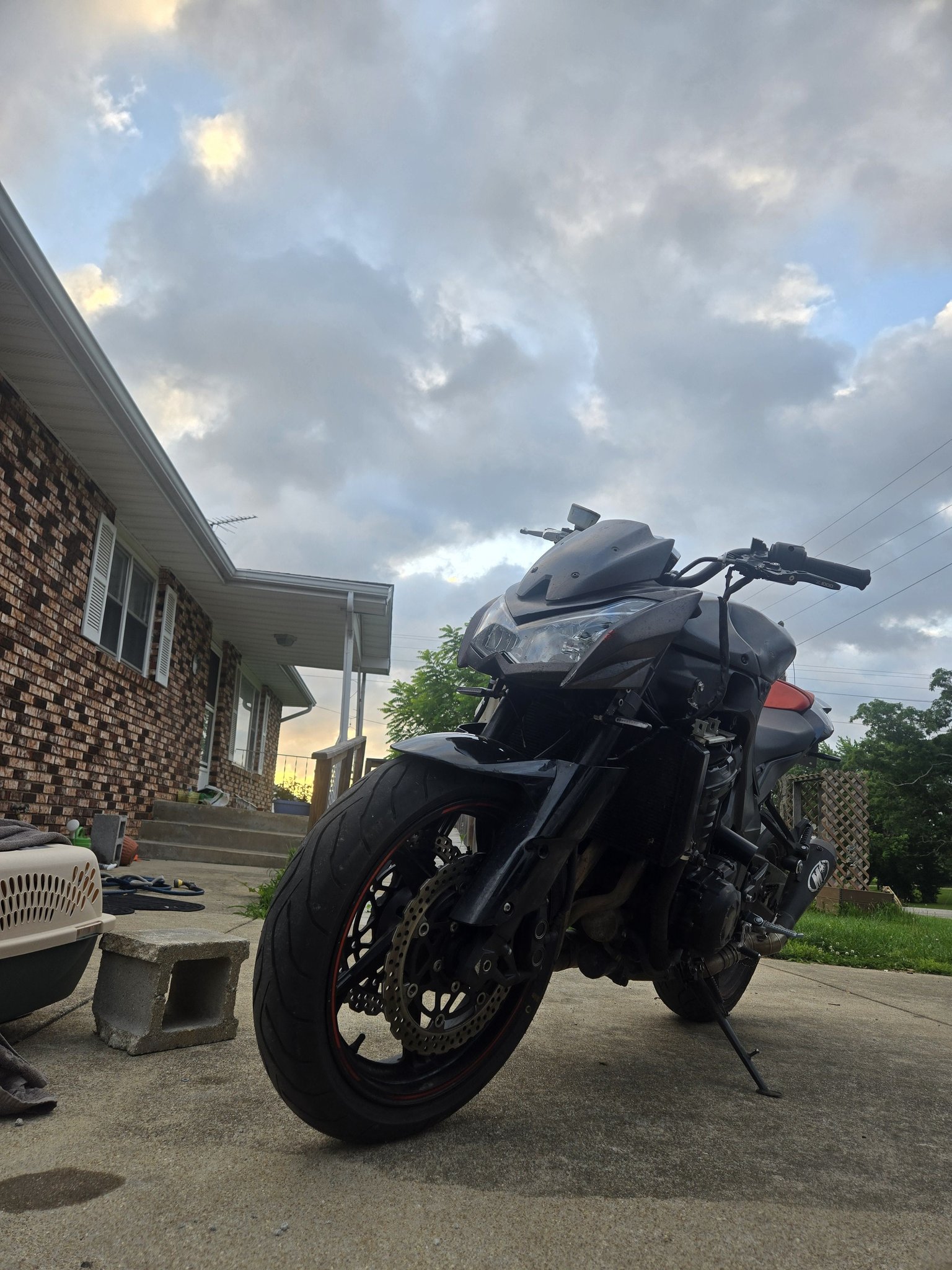 Any street fighter bikes around? Live in Niangua MO 65713. 2012 z1000d