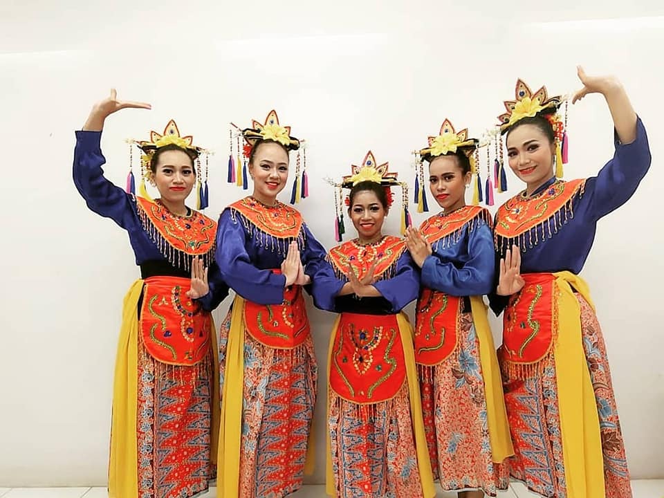 Tari Rongeng Manis... - Yayasan Belantara Budaya Indonesia