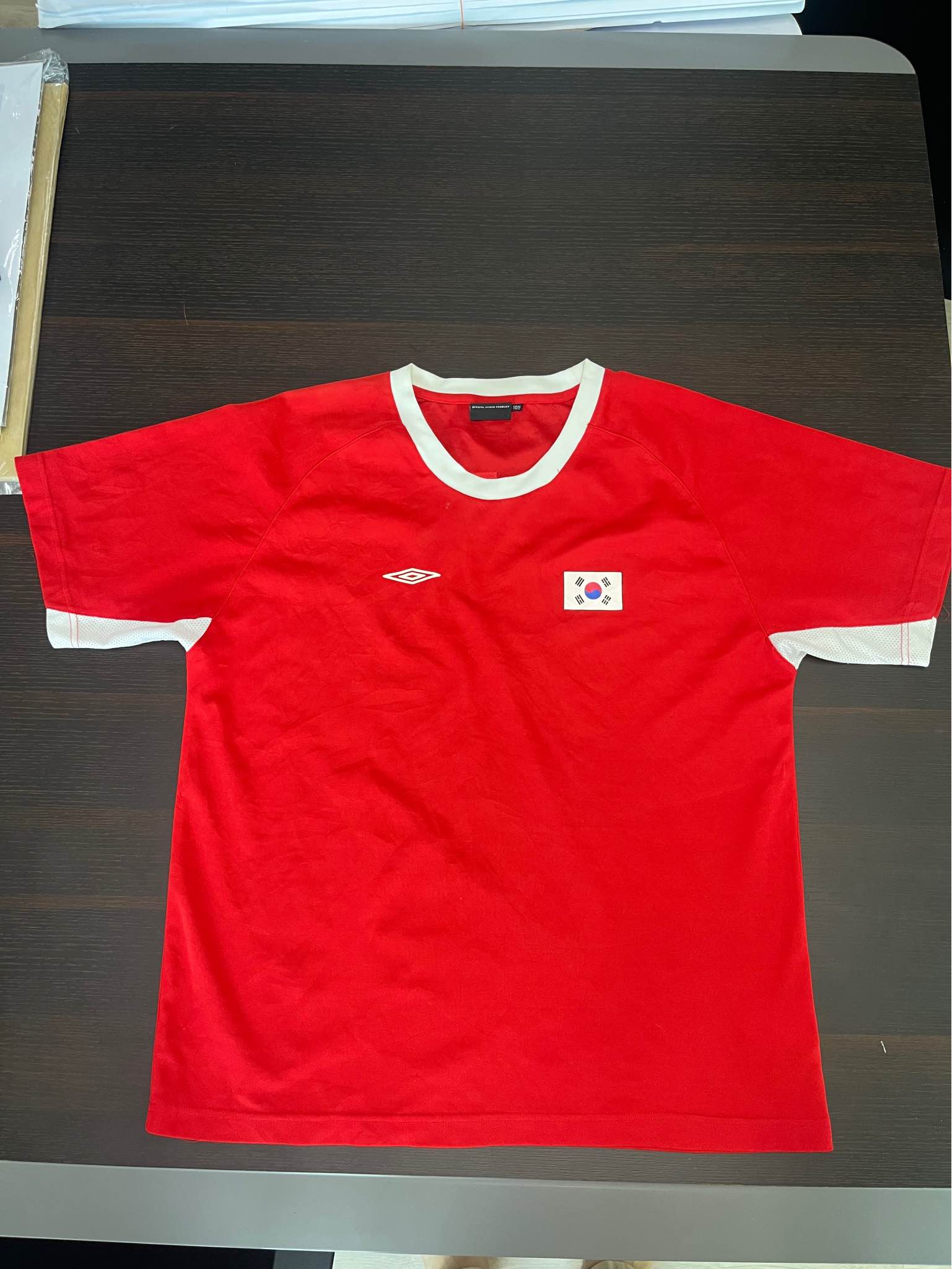 Clean retro football jersey featuring bold KOREA back print and South Korea flag on chest Classic Umbro design with minimal aesthetic perfect for streetwear or football fits Lightweight and comfortable material,