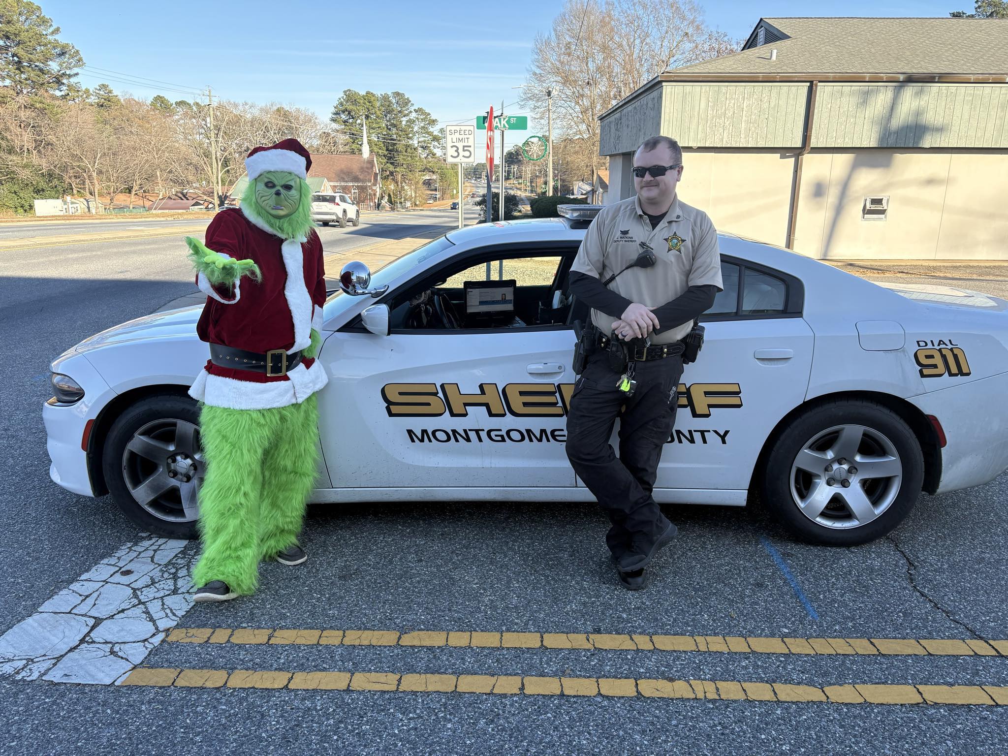 Dylan - 🎄🚓 The Grinch has made a surprise stop in Montgomery County ...