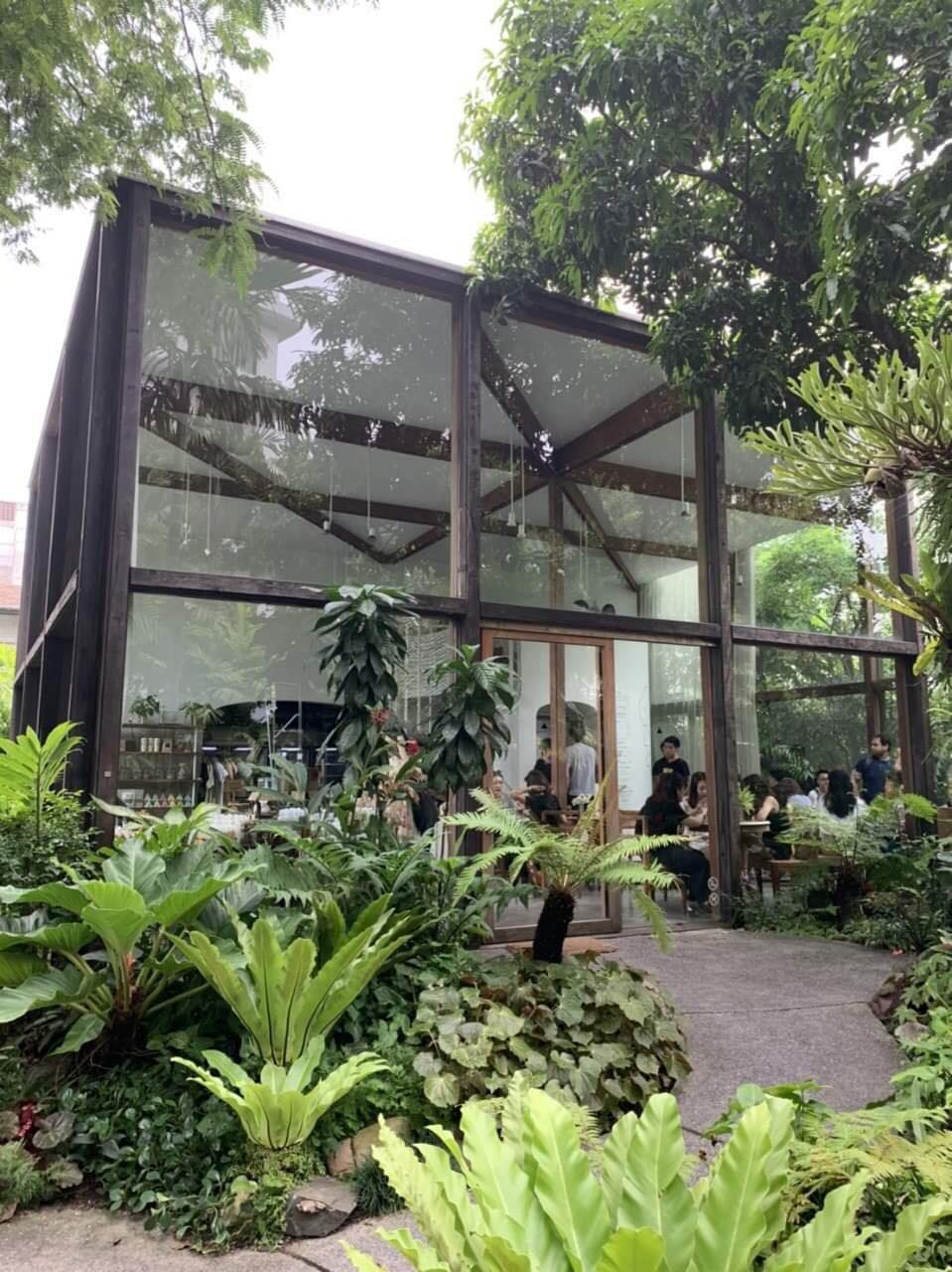 泰國政府公布👉🏻第三波解禁 連 按摩店 電視院 都終於重開了💪🏻🎉 困太久 帶孩子外出用餐 找了一家 森林系餐廳🌿 呼吸清新空氣 曼谷也有很多 ...
