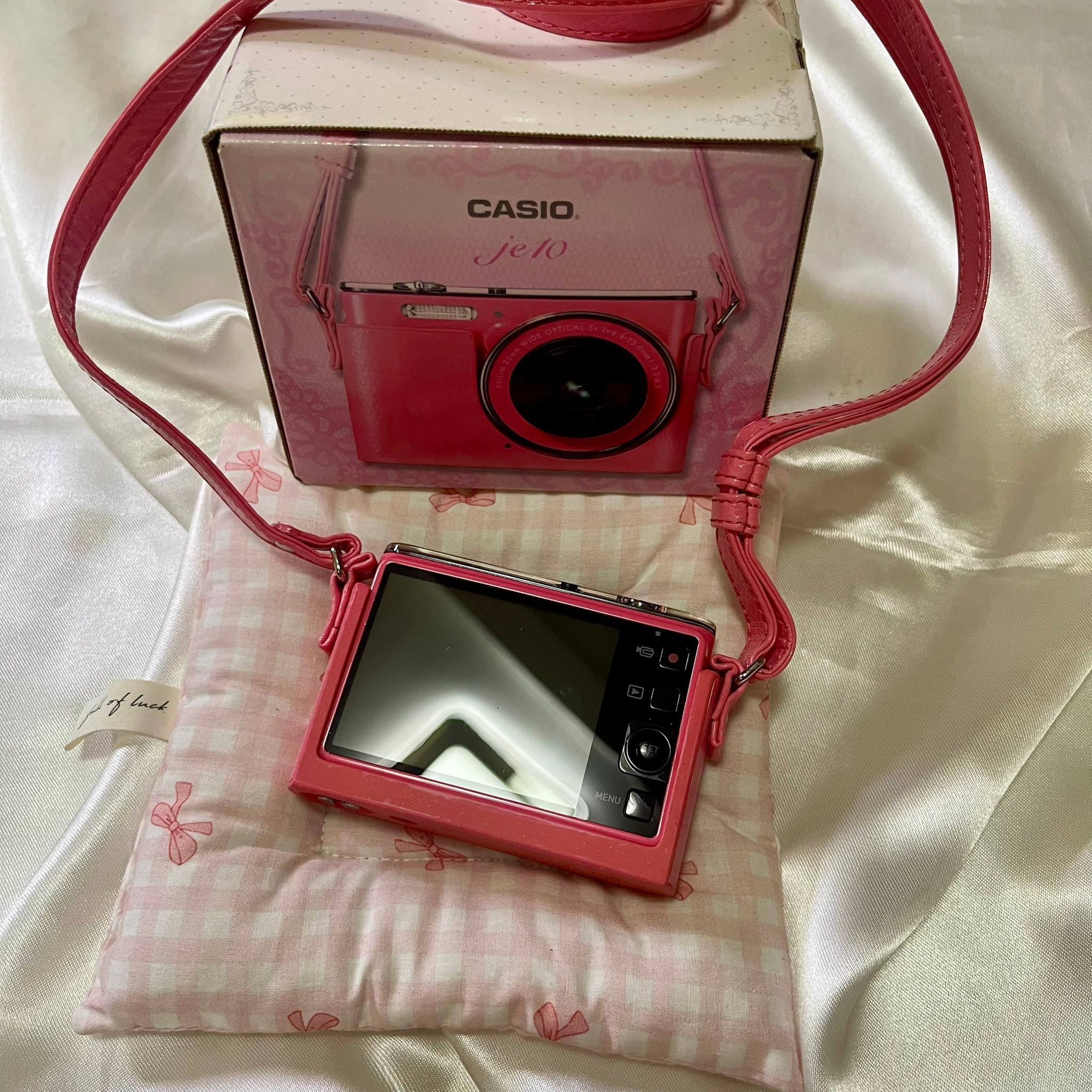 Casio Exilim EX-JE10 pink camera for sale