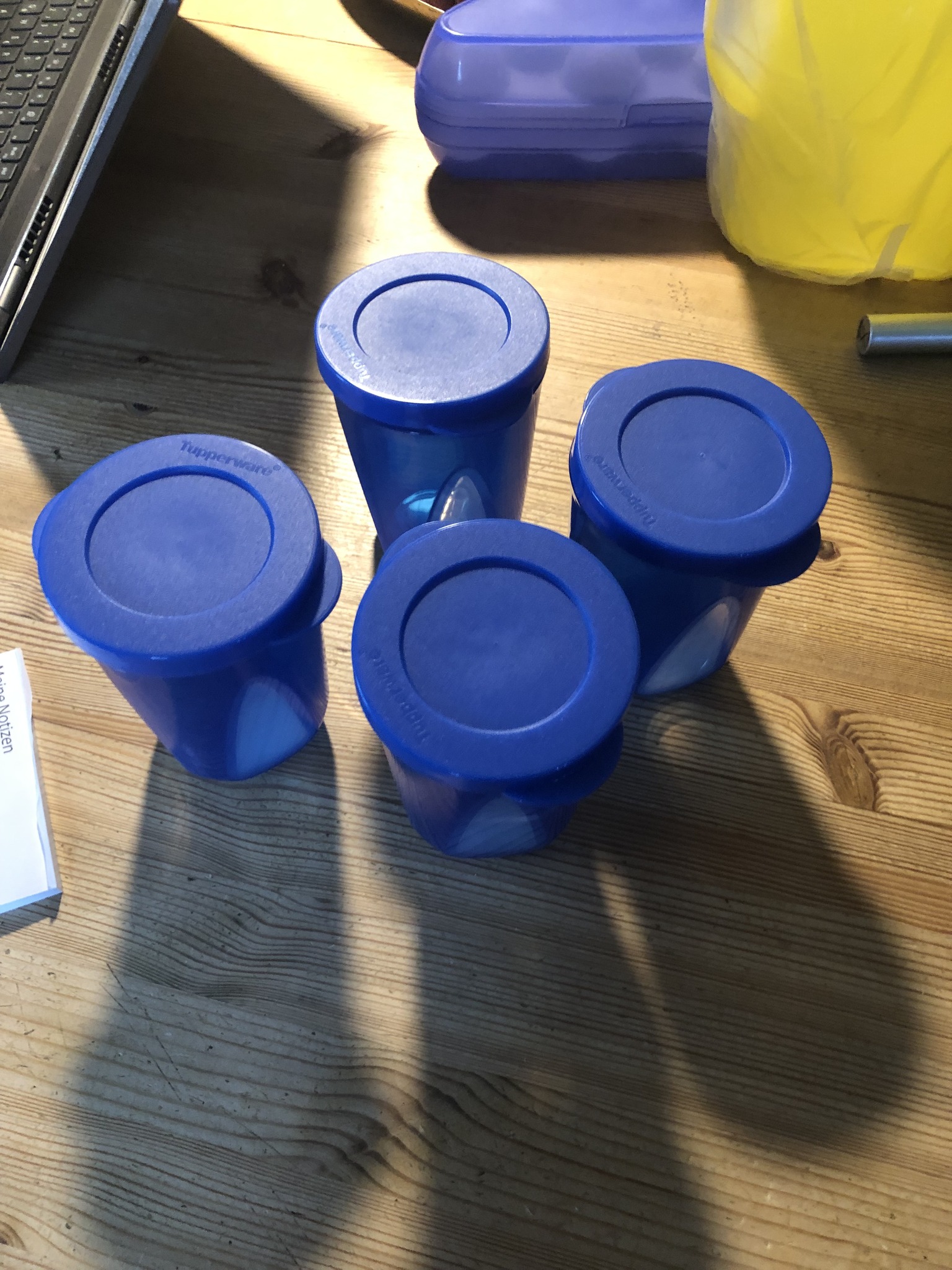 Tupperware Mediterrano Becher Set ( 4 Stück ) mit Deckel NEUWARE !!! 20 € inkl Versand