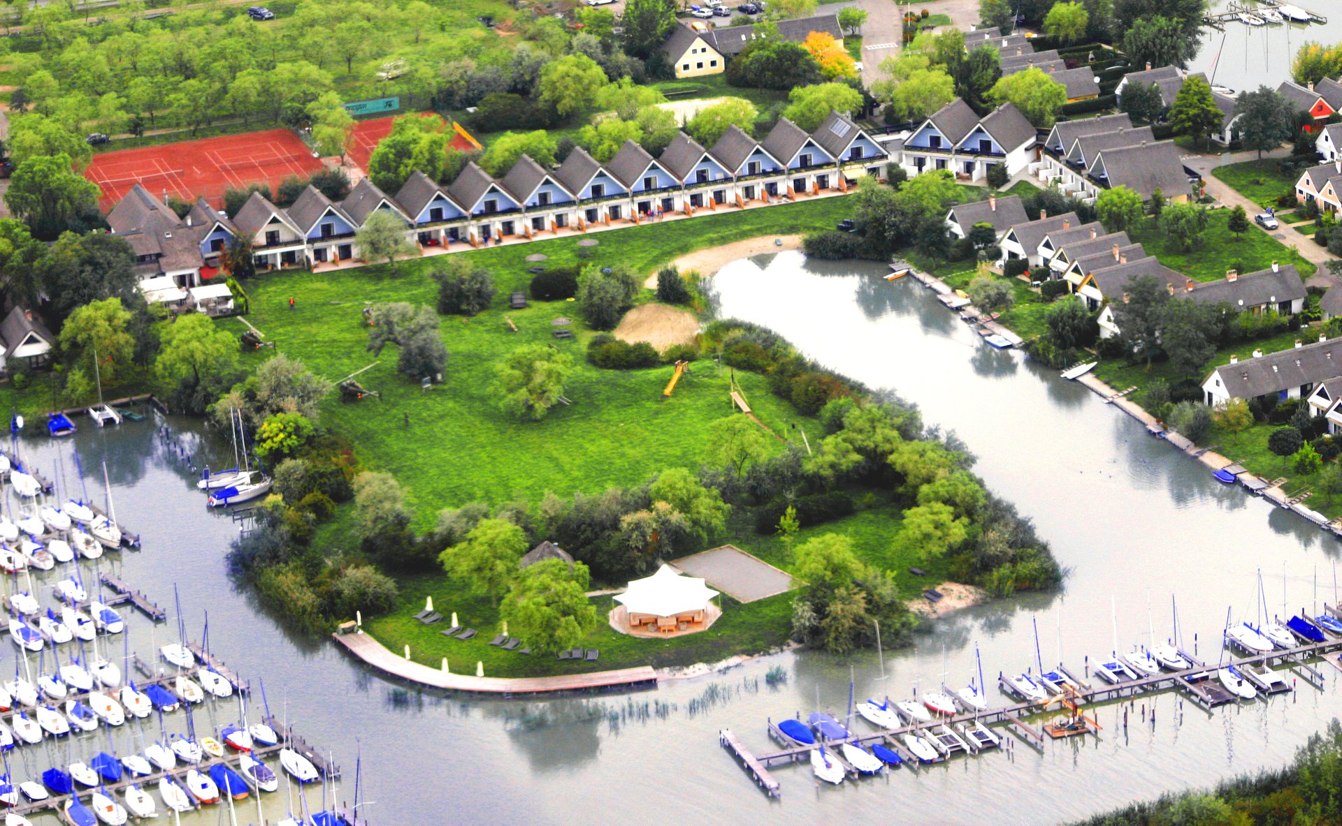 seepark-weiden-hoteldorf-weiden-am-see
