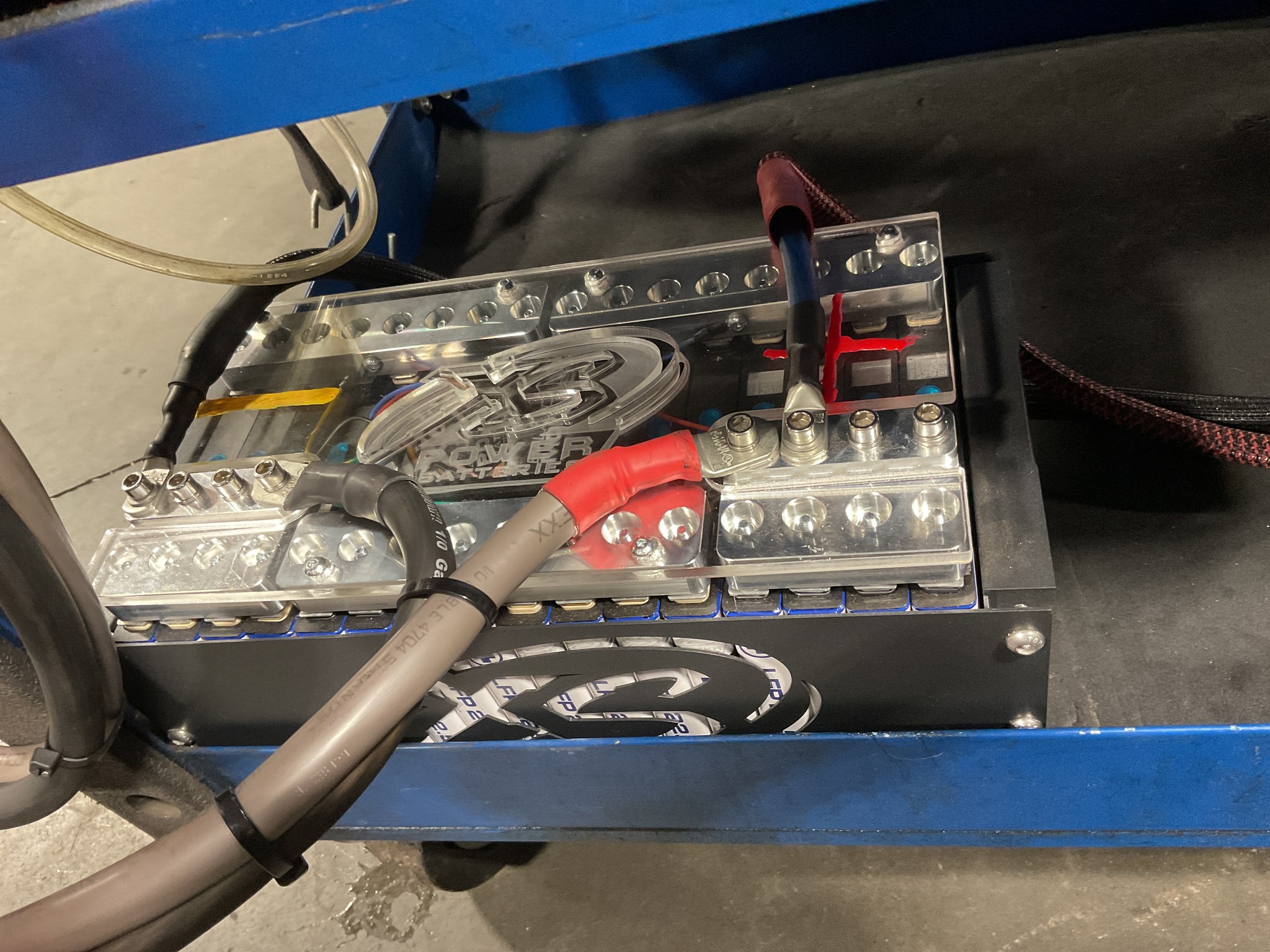 Whelen CSP690 stobe power supply is a 90 - watt 6 outlet for