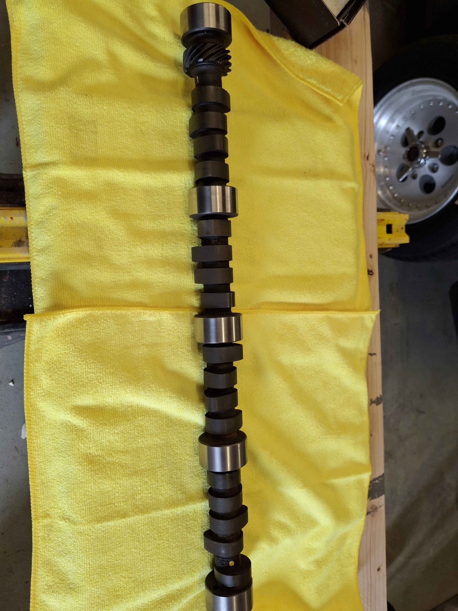 competition-camshaft-car-engines-engine-parts-seattle-washington