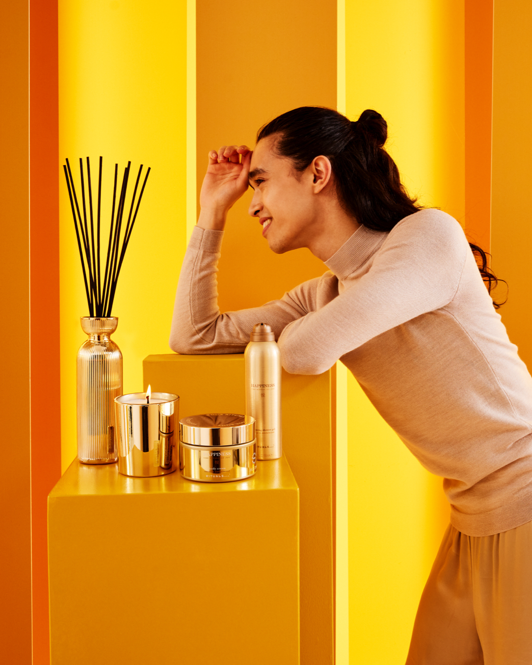 Mach dich bereit für Happiness, unsere brandneue Limited Edition, die dich mit Freude erfüllen wird. Lass dich von dem anregenden Duft von Neroli und Sandelholz dazu inspirieren, mit einem Lächeln dur