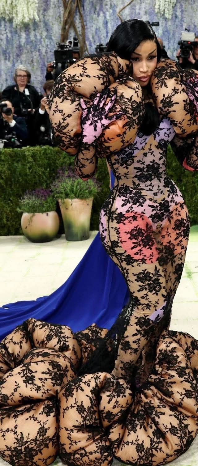 cardi b backless dress You've heard of the dress... but what about the buttless dress? Trust to be the one to give it a try. Click the link below to see how she Backless dress sewing pattern Floral Dress for Spring Size:Us Size 18W
