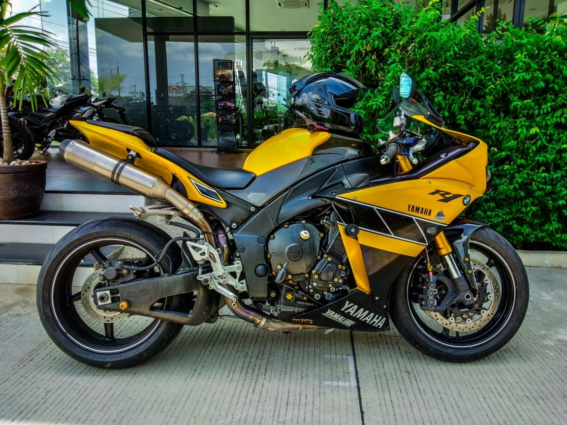 มองมุมไหนก้เท่ #R1 🏍💨... - Yamaha Riders club Hat Yai | Facebook