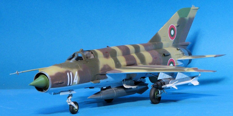 Mikoyan Gurevich Mig-21PFM - AK Interactive 1/48