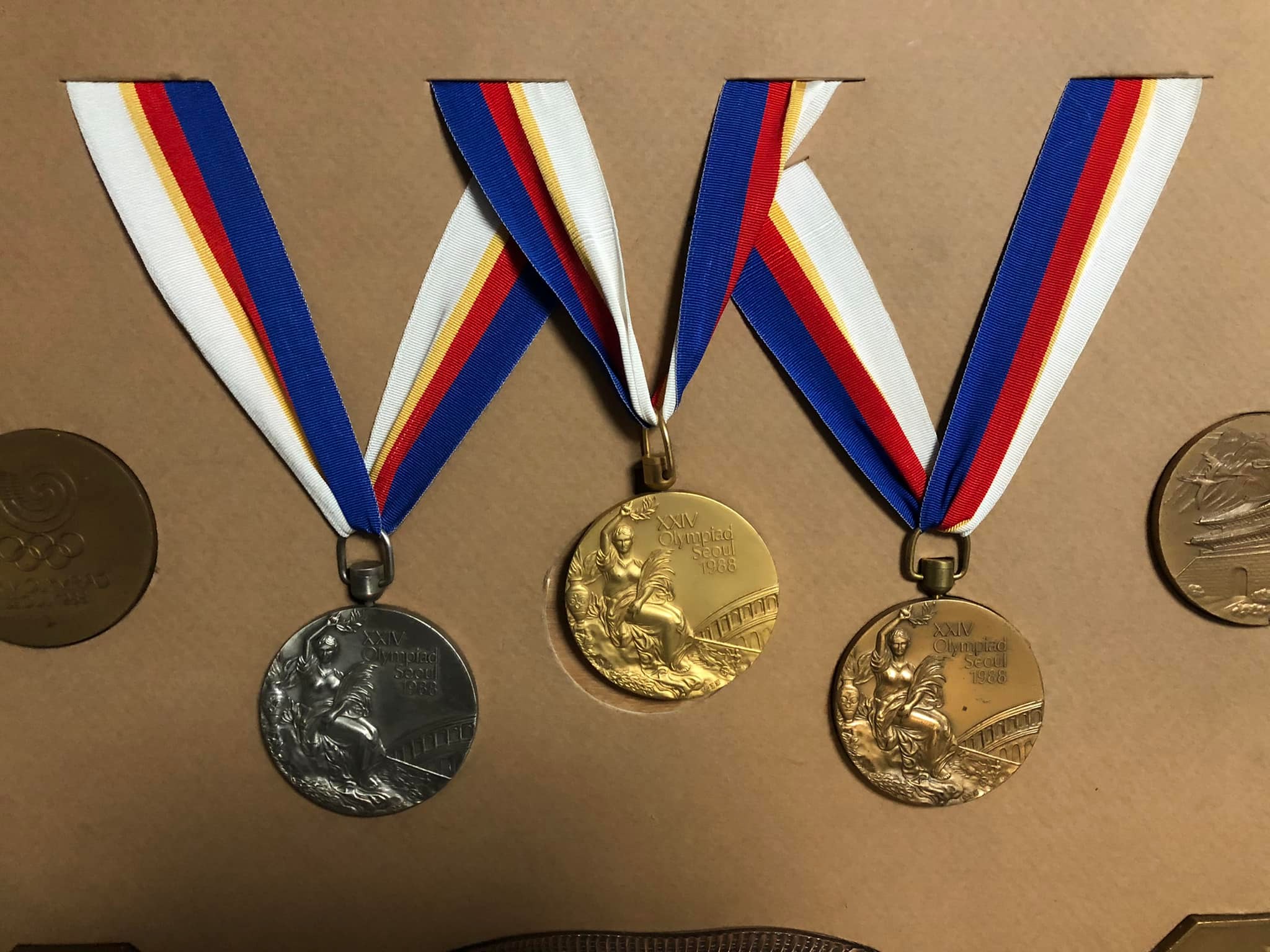 What's the value of 1988 Seoul Olympics commemorative medals and pins?