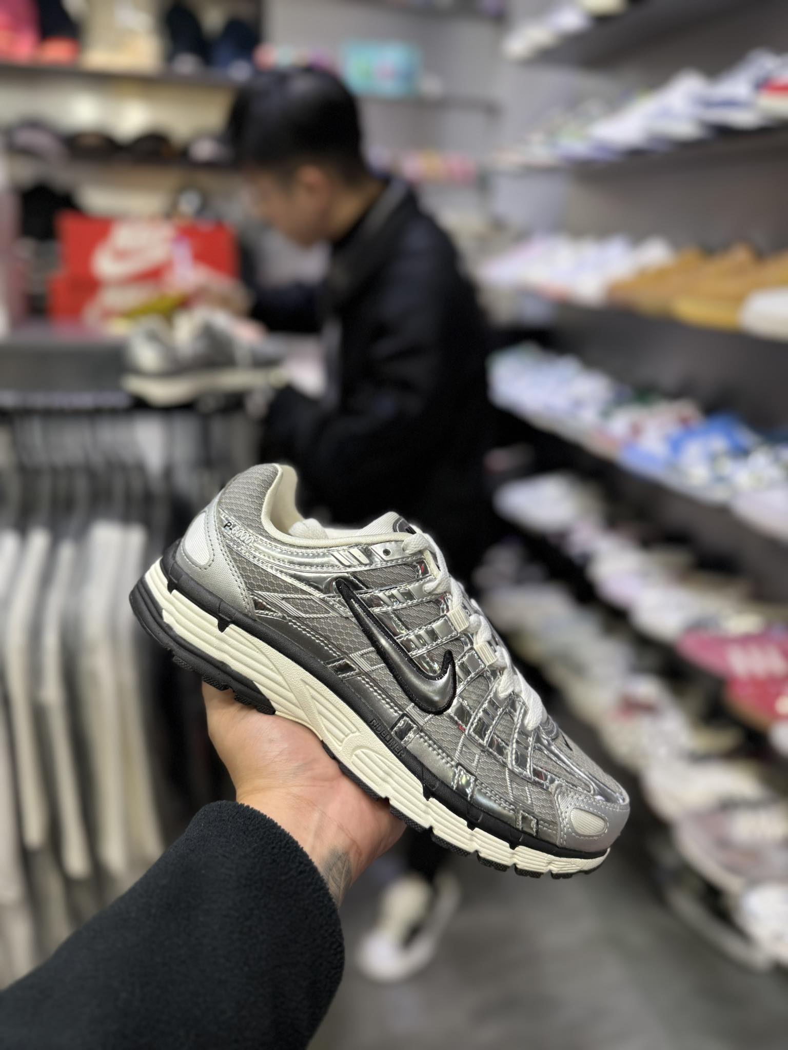 Last pair available in size 41 — and this colourway won't be