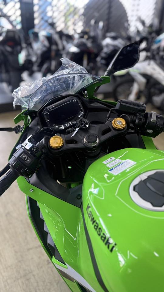 KAWASAKI ZX4RR