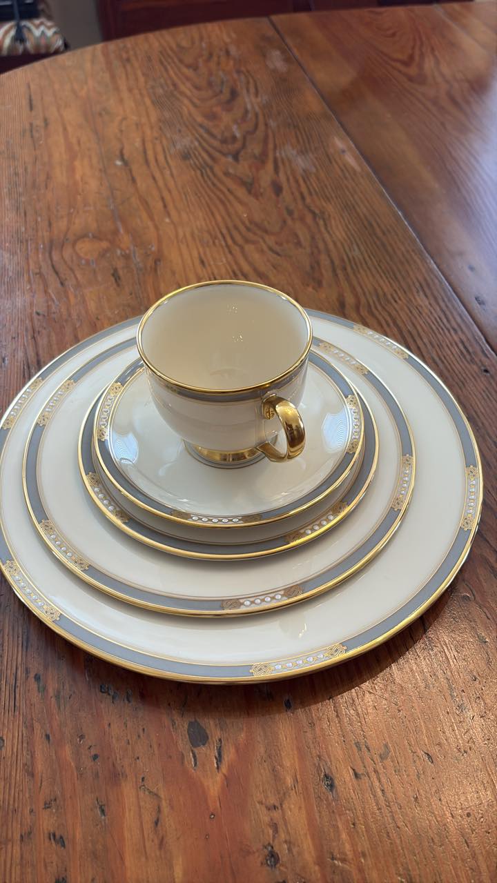 Lenox “McKinley” 12 place setting - like new ( a few settings used