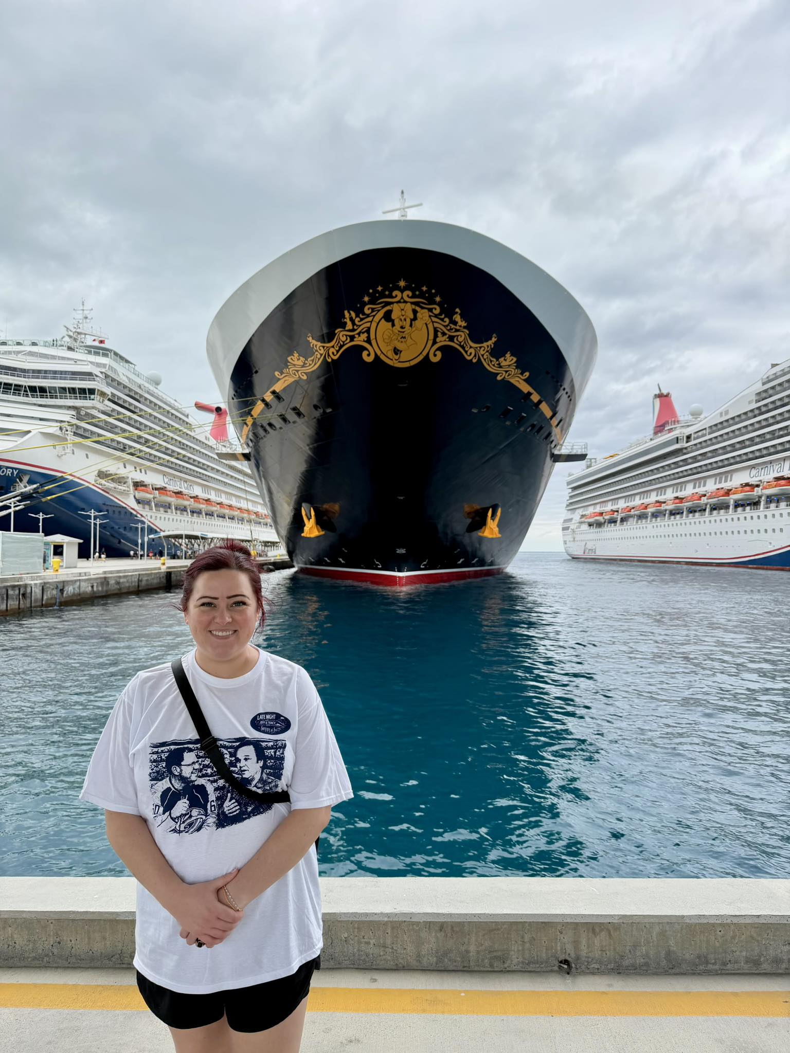 Lindsey - Closest I could get to a Disney boat 😭😭😭 | Facebook