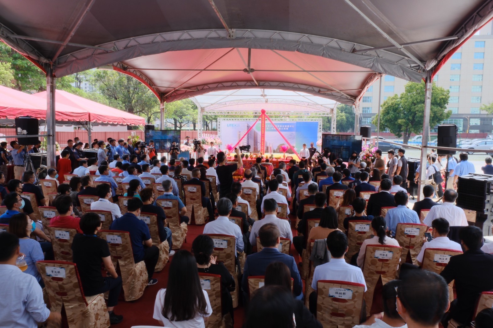 潤弘精密工程事業股份有限公司 - 潤弘精密很榮幸承攬光寶科技高雄聯合營運中心二期的新建工程。... | Facebook