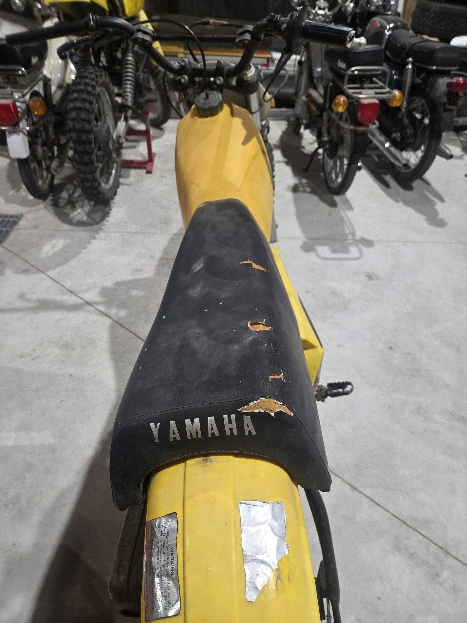Yamaha YZ80 H 1981 Owner’s Manual - DIY & Guides