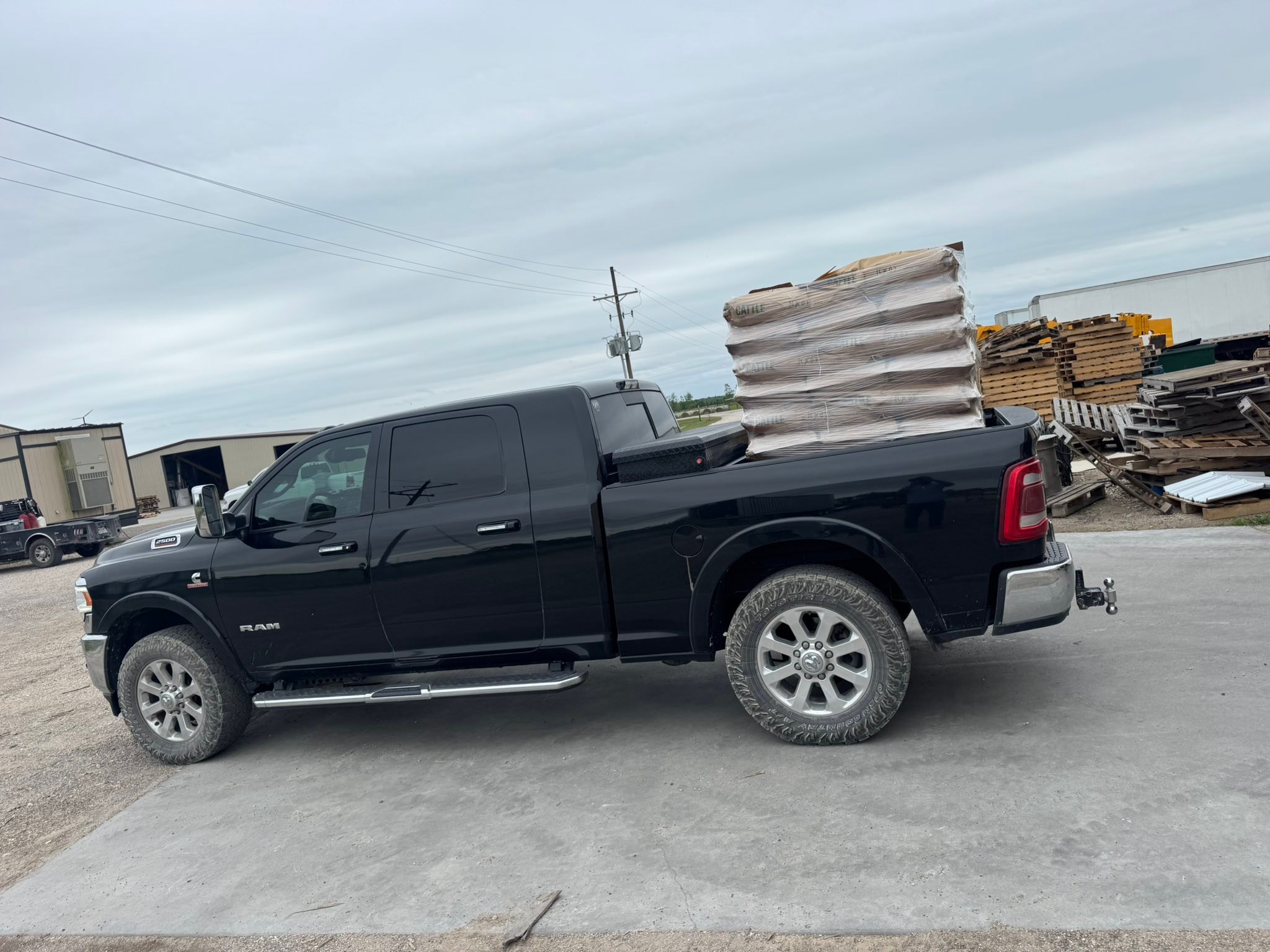Thanks for let me join in this group I have 2020 2500 mega cab Laramie ...