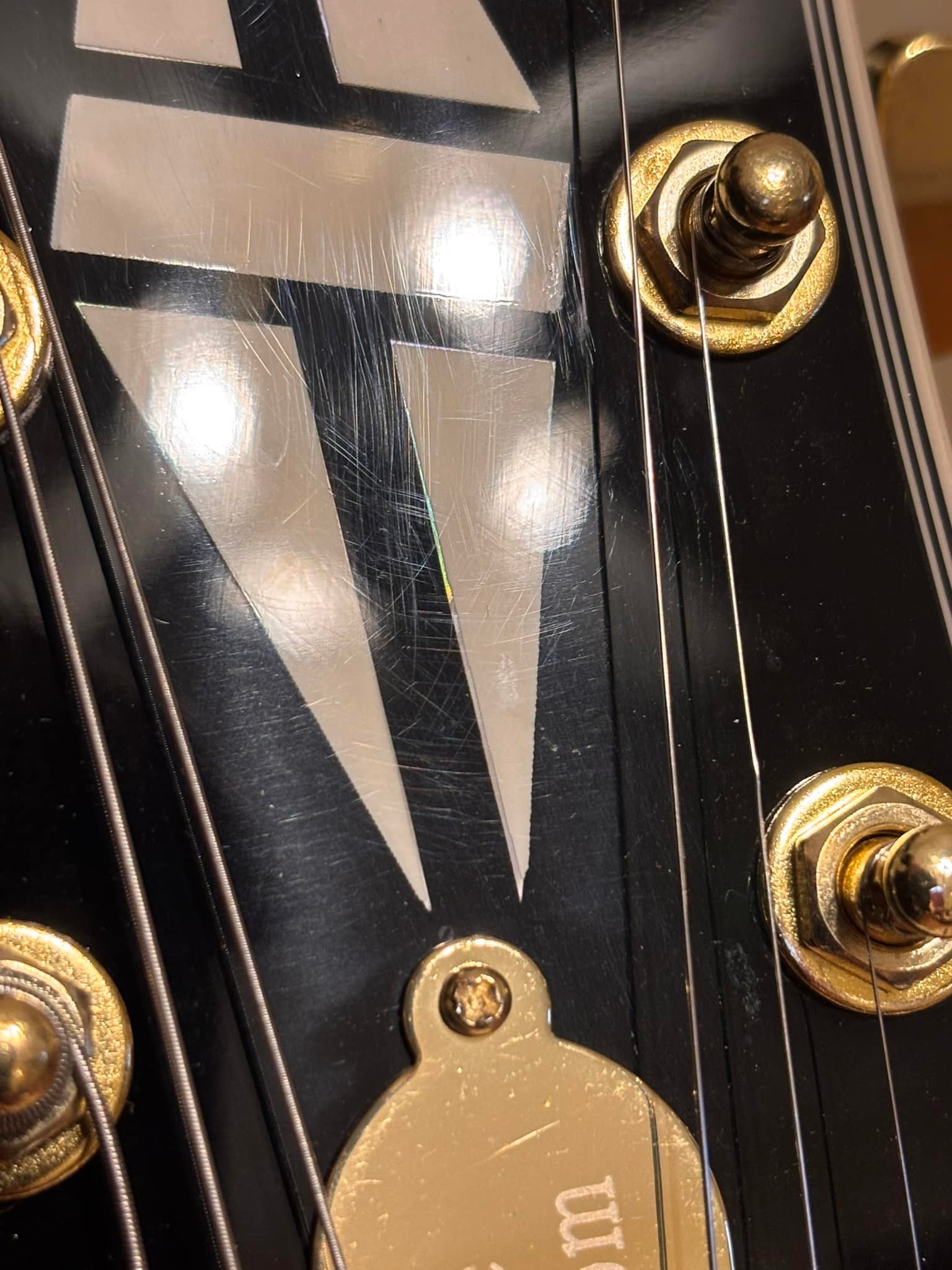 Disappointing Chibson custom guitar build quality
