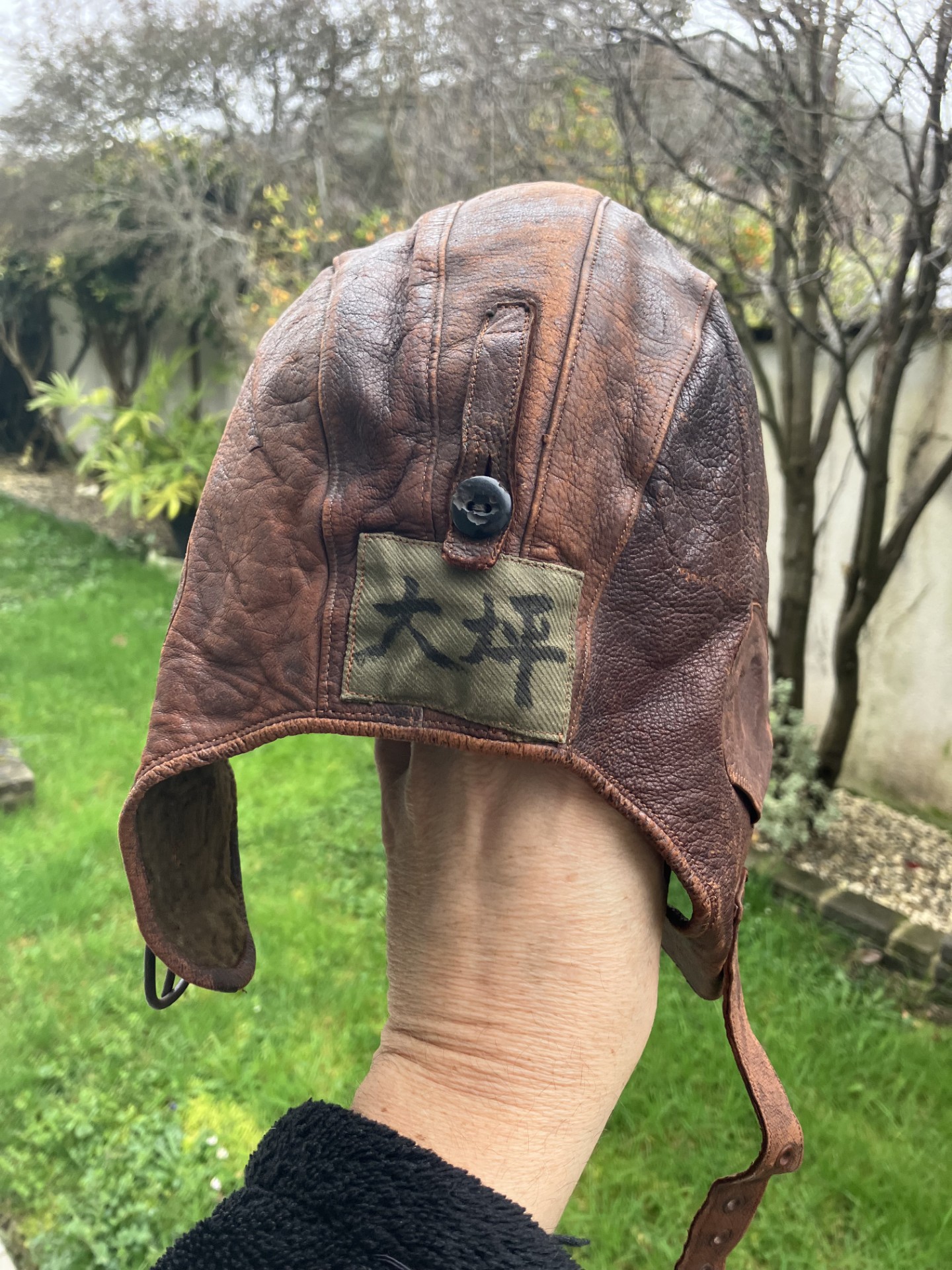 をしと WWII Japanese Imperial Navy kamikaze pilot's leather hat for sale