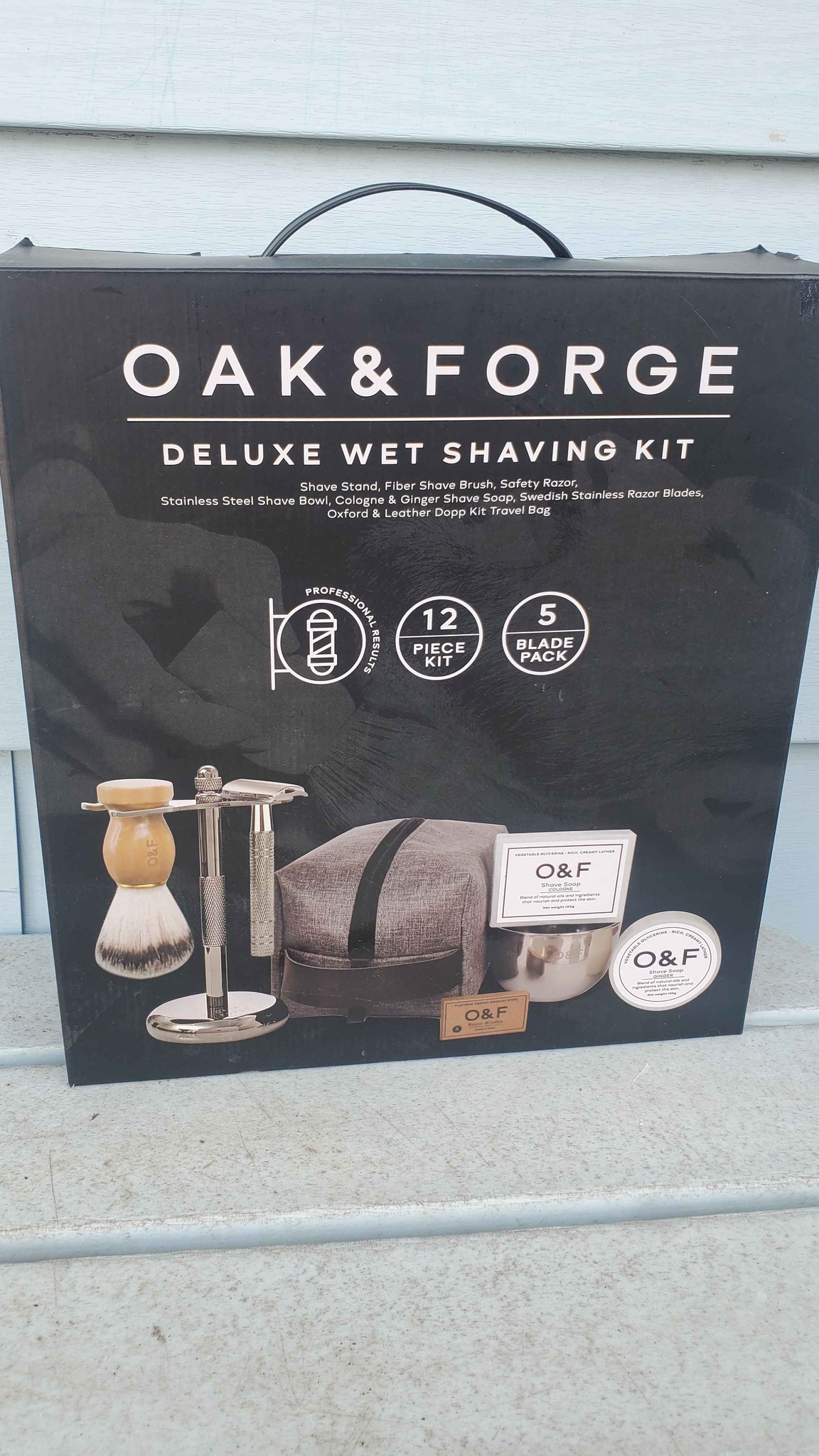 New in box, Oak & Forge Men's De Luxe Wet Shaving Kit 12 Pc, Black