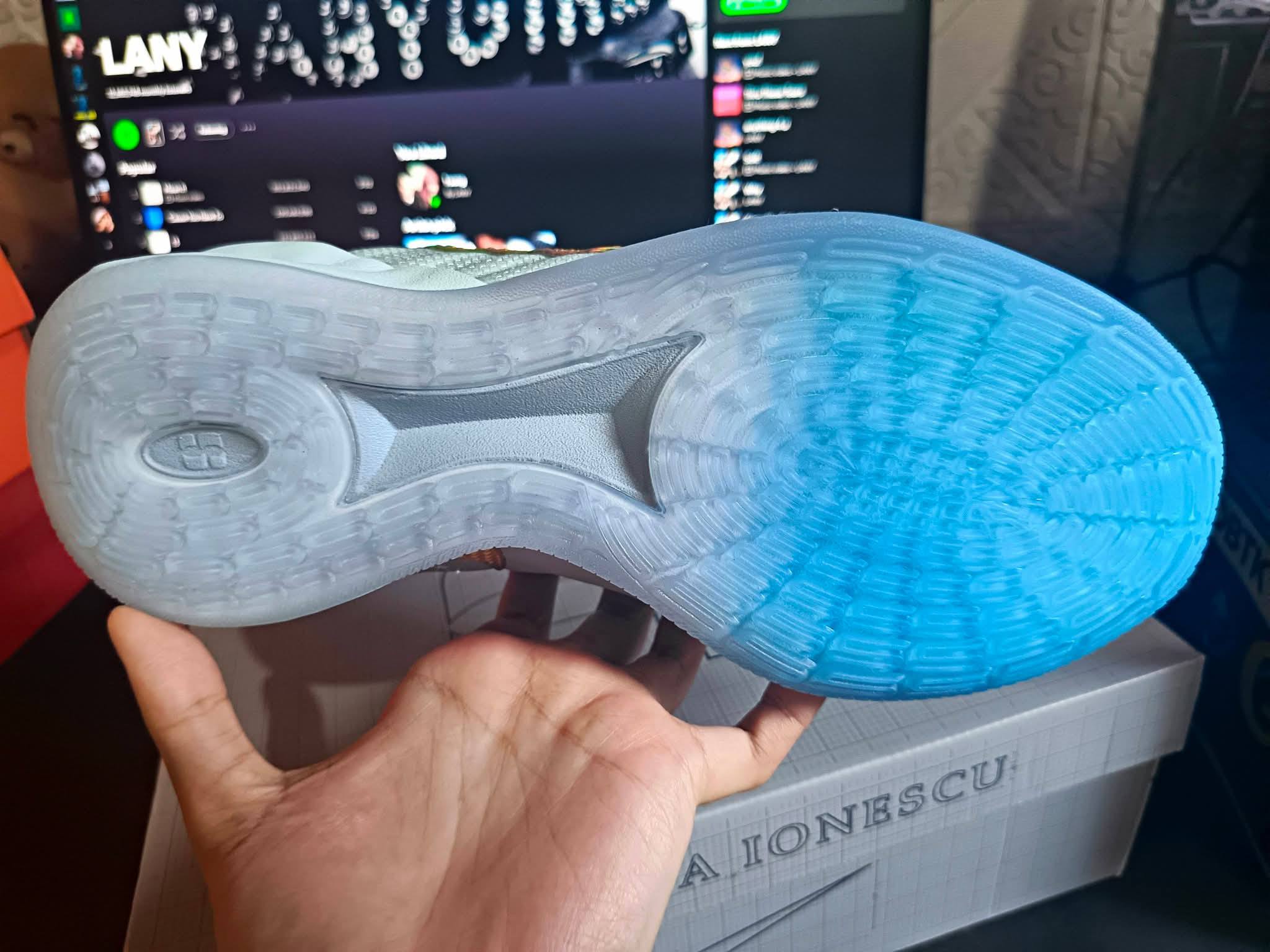 NIKE SABRINA 3 