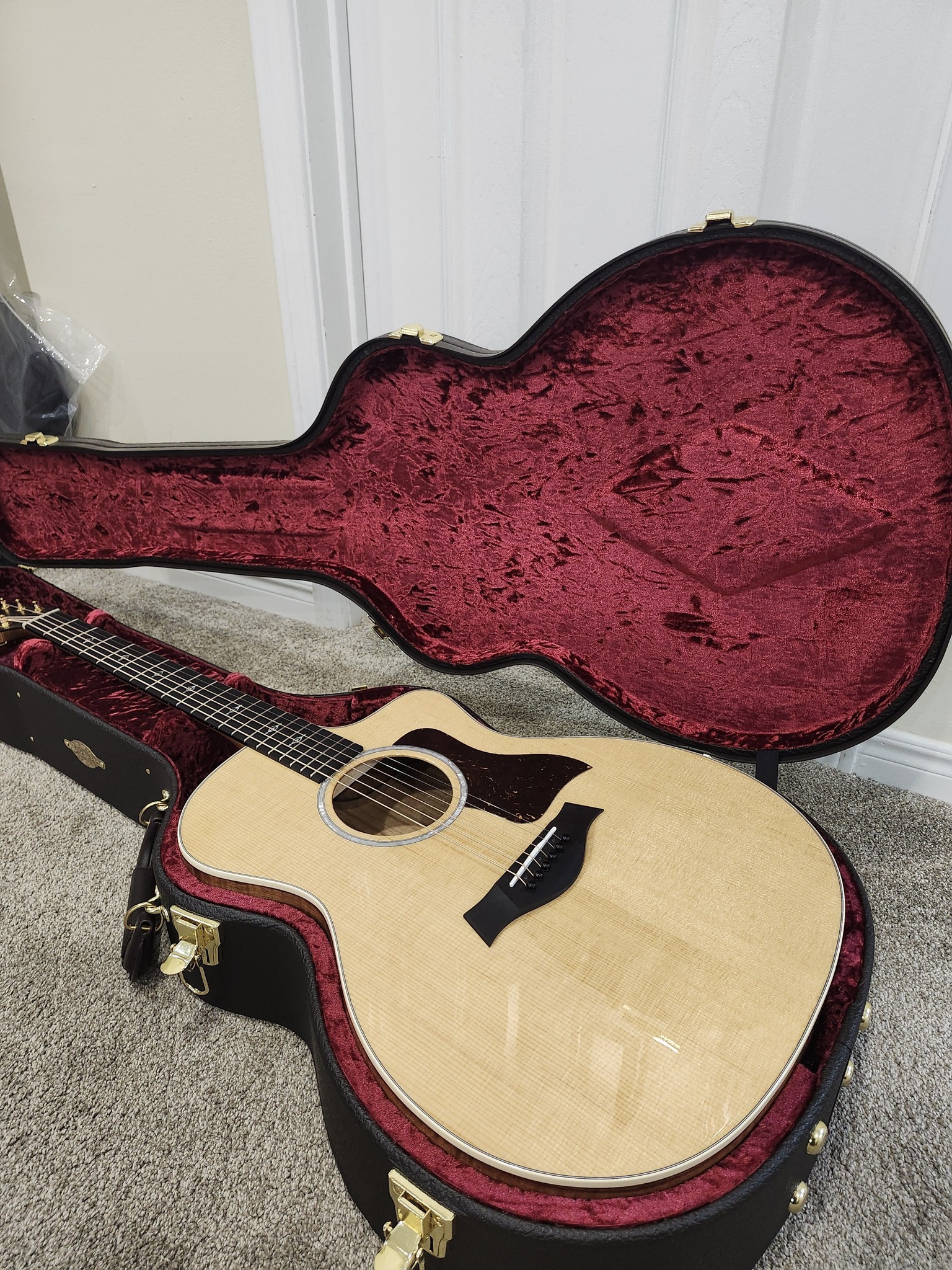 Is the Taylor 214ce dlx a good purchase?