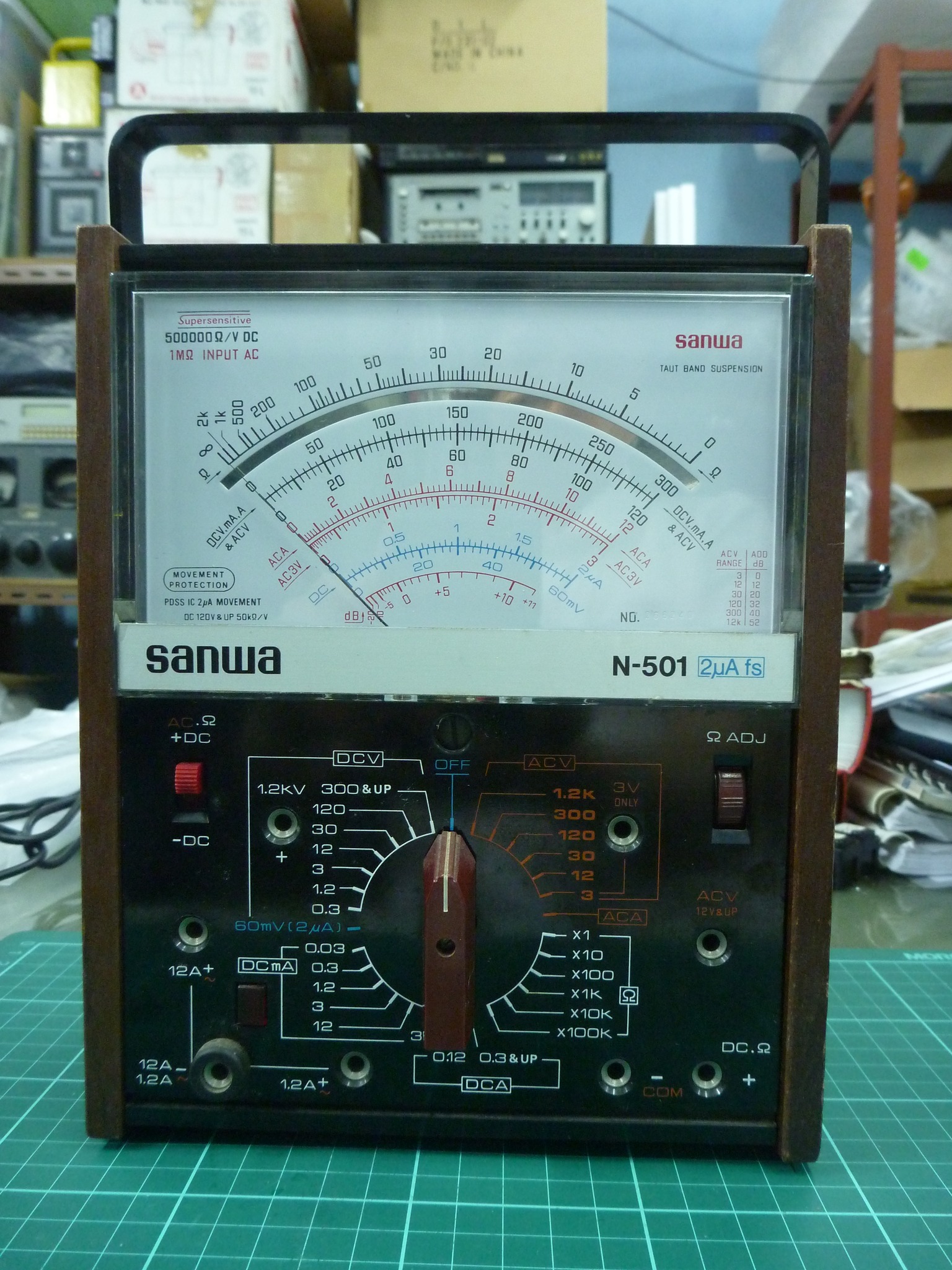 Sanwa N-501 multimeter has hidden batteries