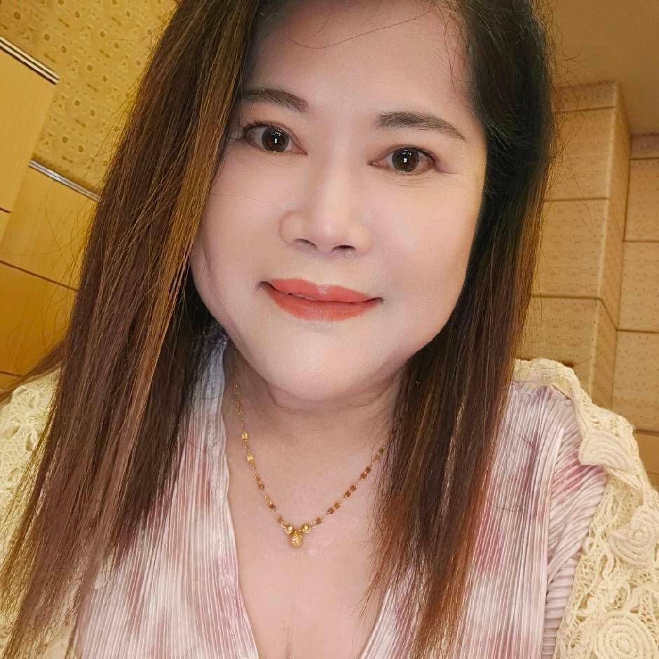 🌾🎤 清晨唱了一首校园民歌《乡间的小路》。 歌声刚落下，窗外也飘起了细雨。🌧️ 伴着熟悉的旋律，静静欣赏这雨中的早晨，别有一番滋味。🍃 ...