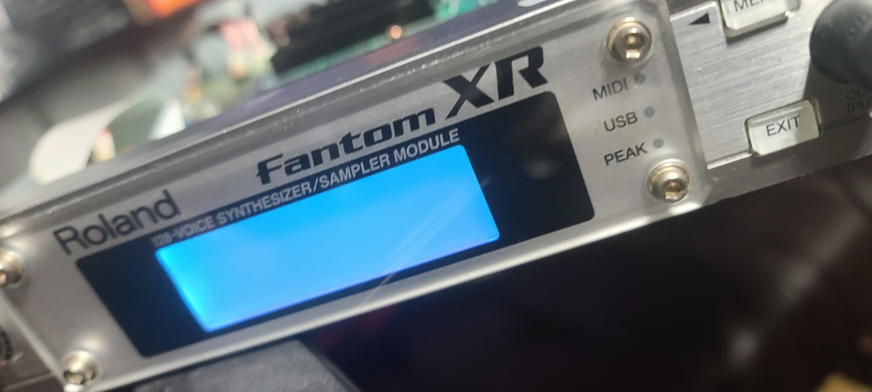 I was pretty excited about this Roland Fantom XR repair. I've been