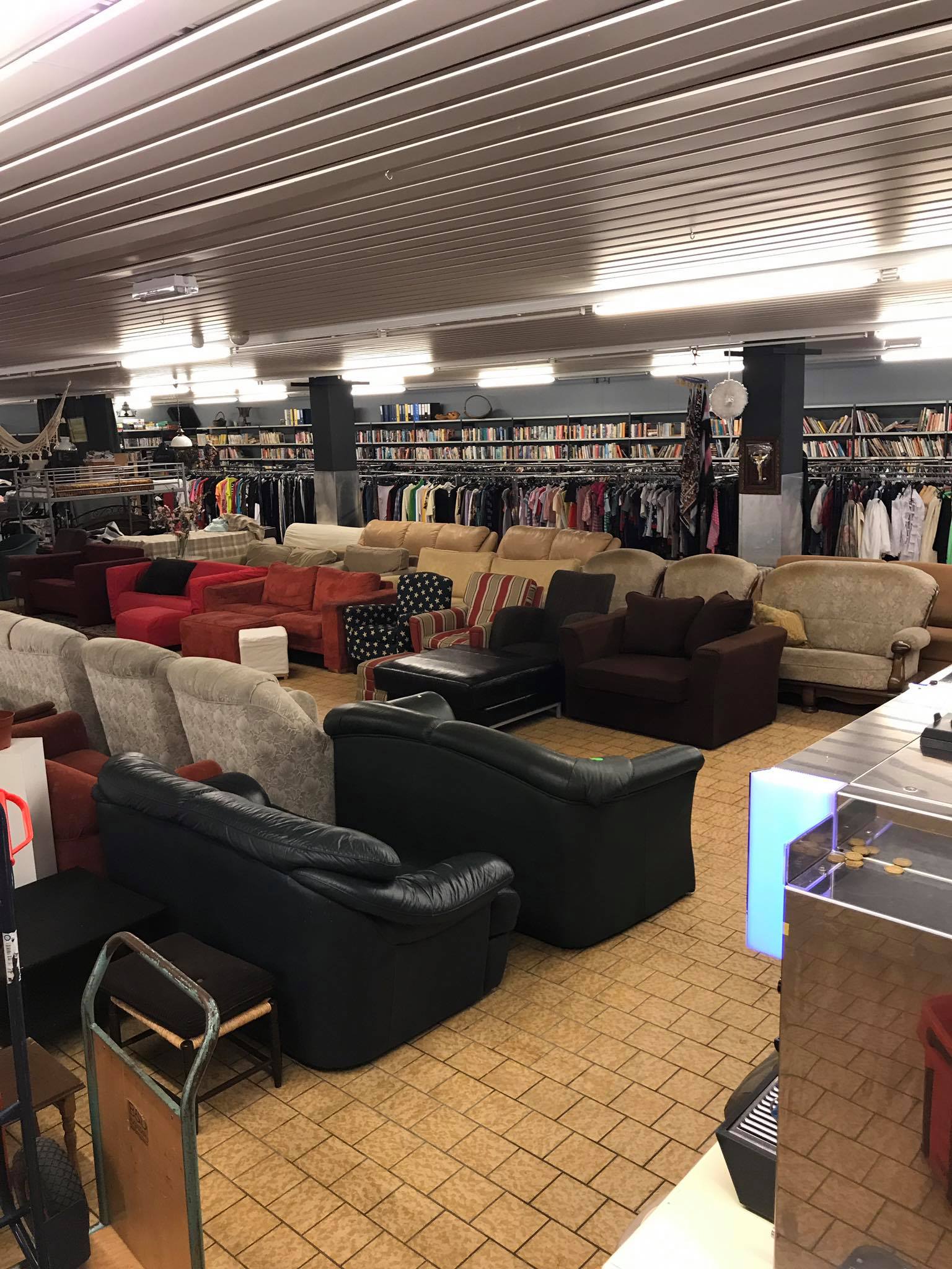 We zijn er weer met veel... - Kringloopcentrum De Markt Zeist